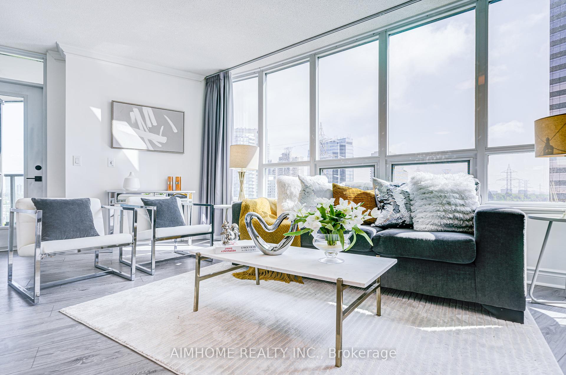 2 Bedrooms Condo at 25 Greenview, Toronto For sale