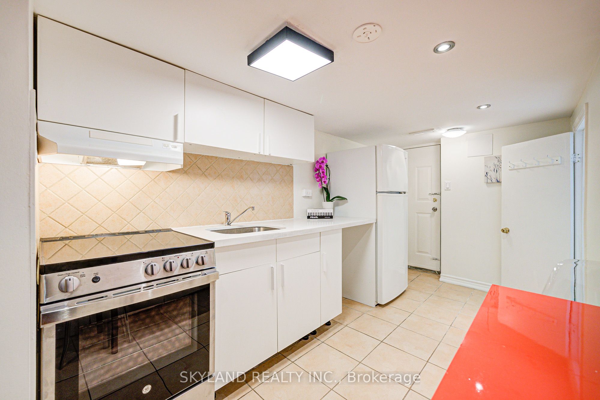 77 Shanly Street