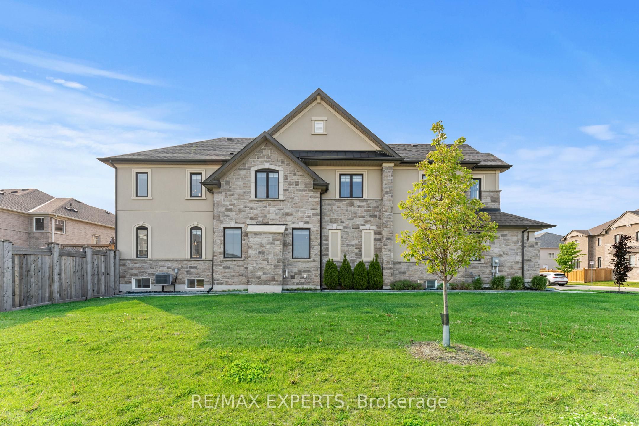 52 Doris Pawley Crescent