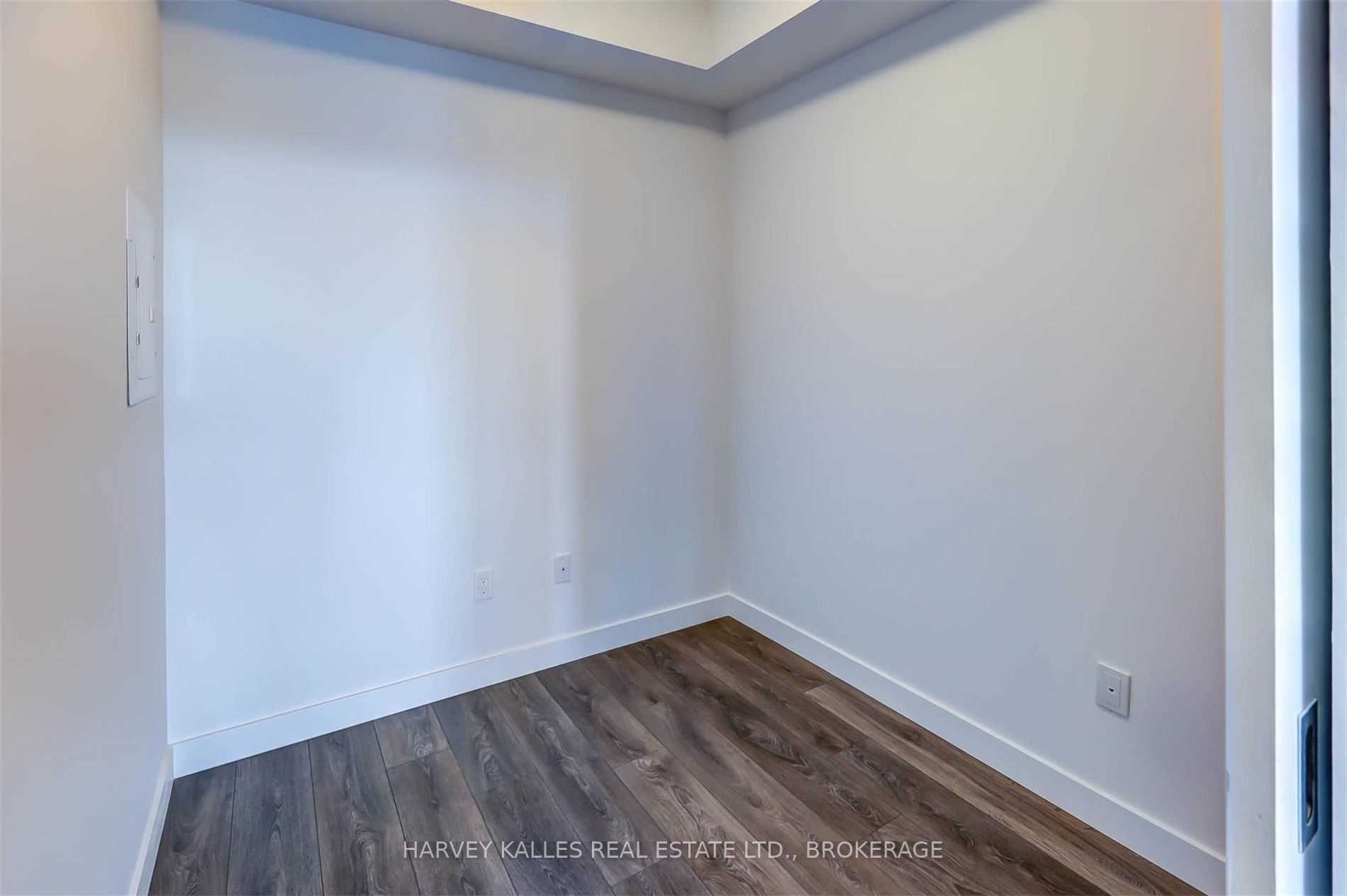 8 Eglinton Avenue E 5201