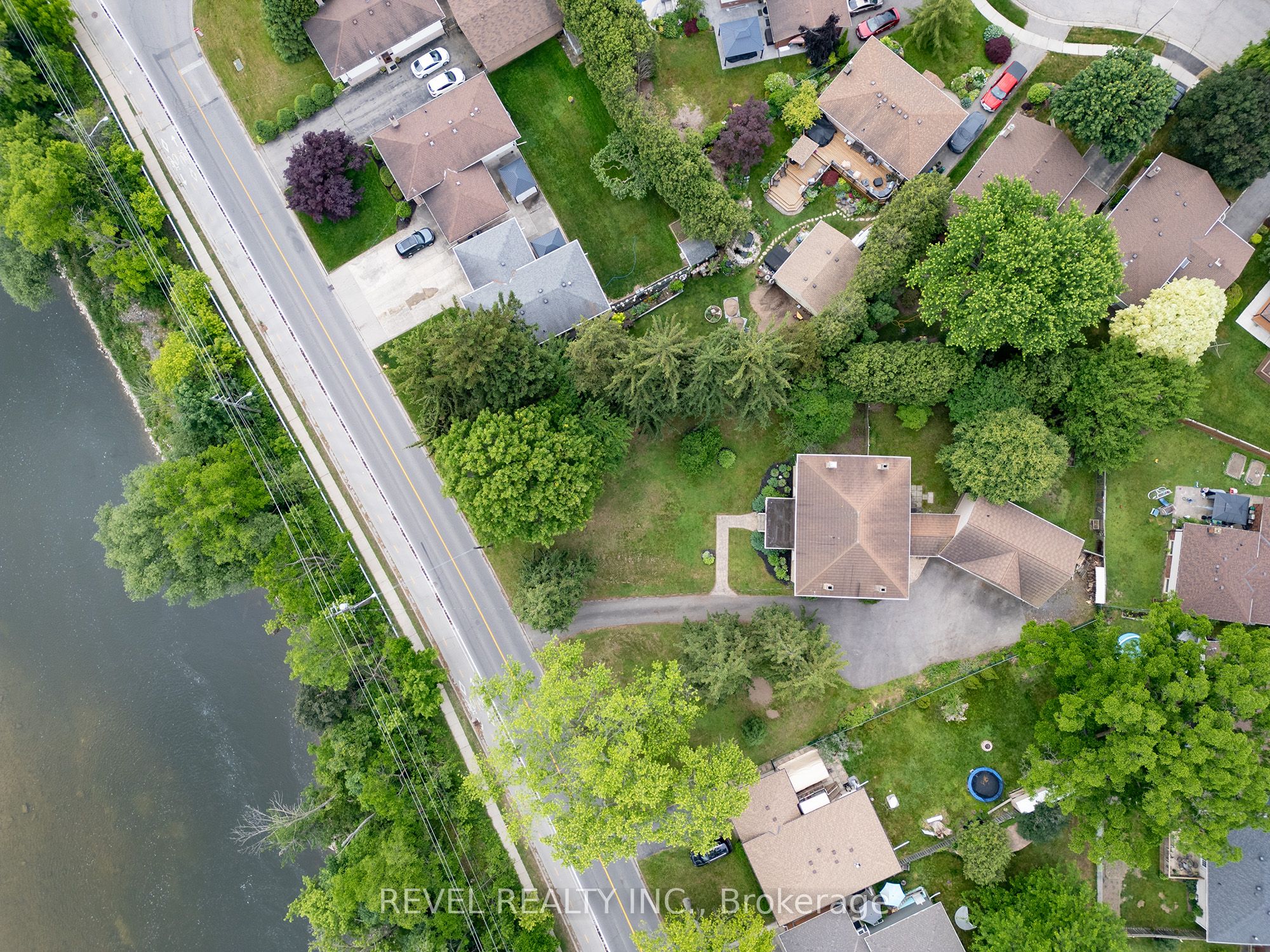 40 Oakhill Drive