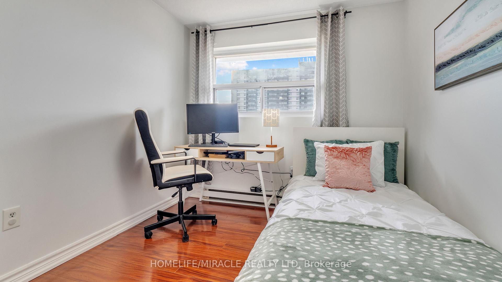 3 Bedrooms Condo at 91 Muir, Toronto For sale