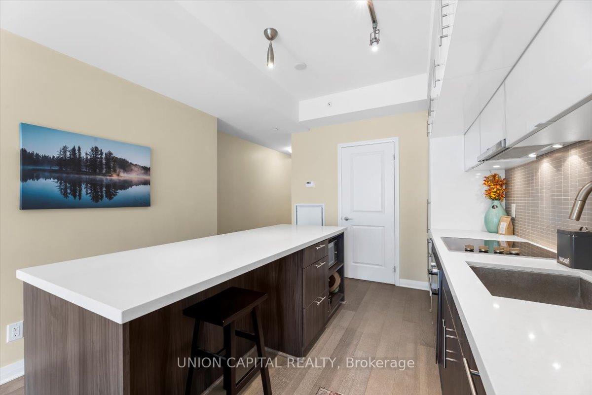 Condo at 8 Mercer, Toronto For sale