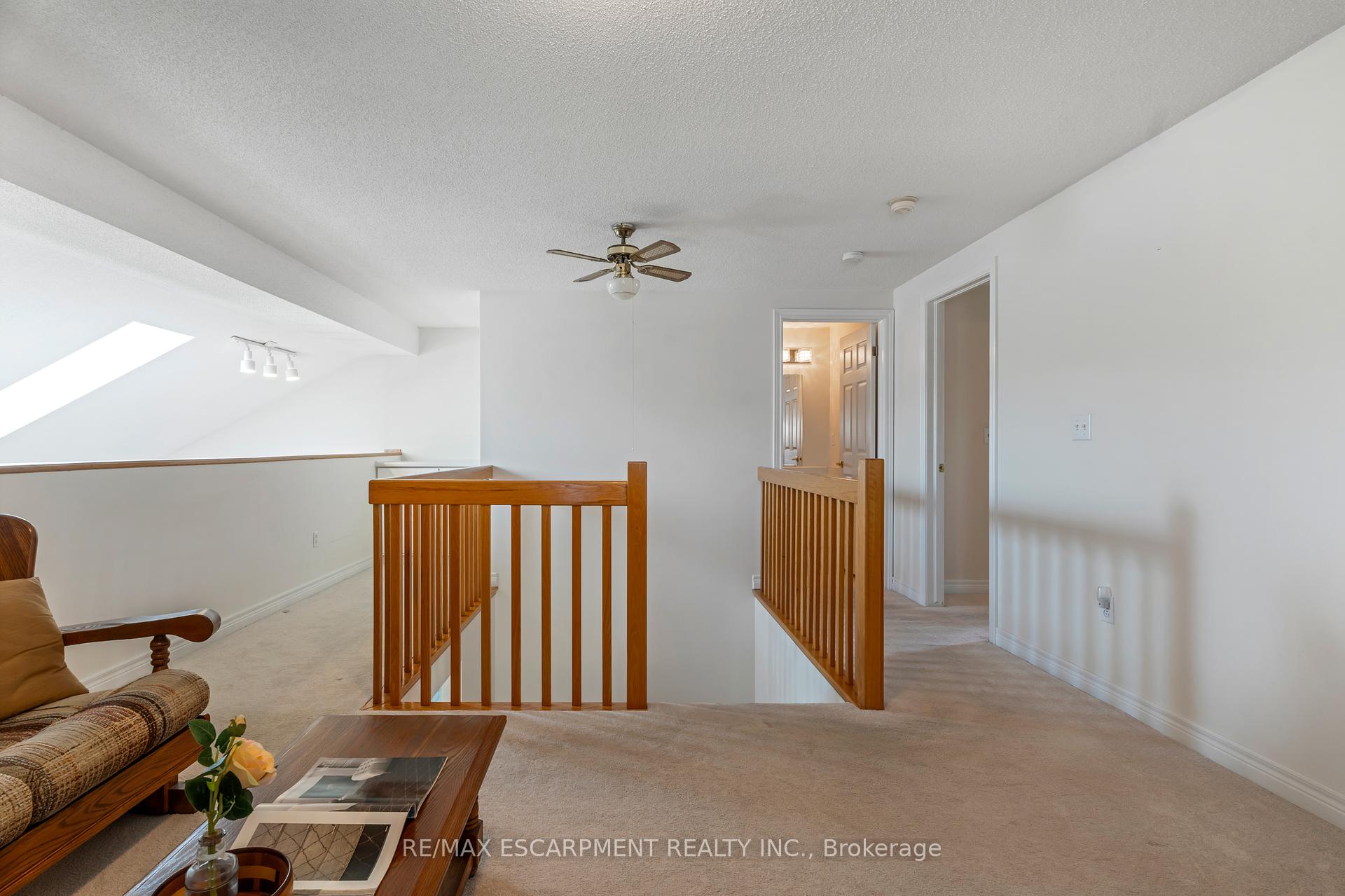 2 Bedrooms Condo at 810 Golf Links, Hamilton For sale