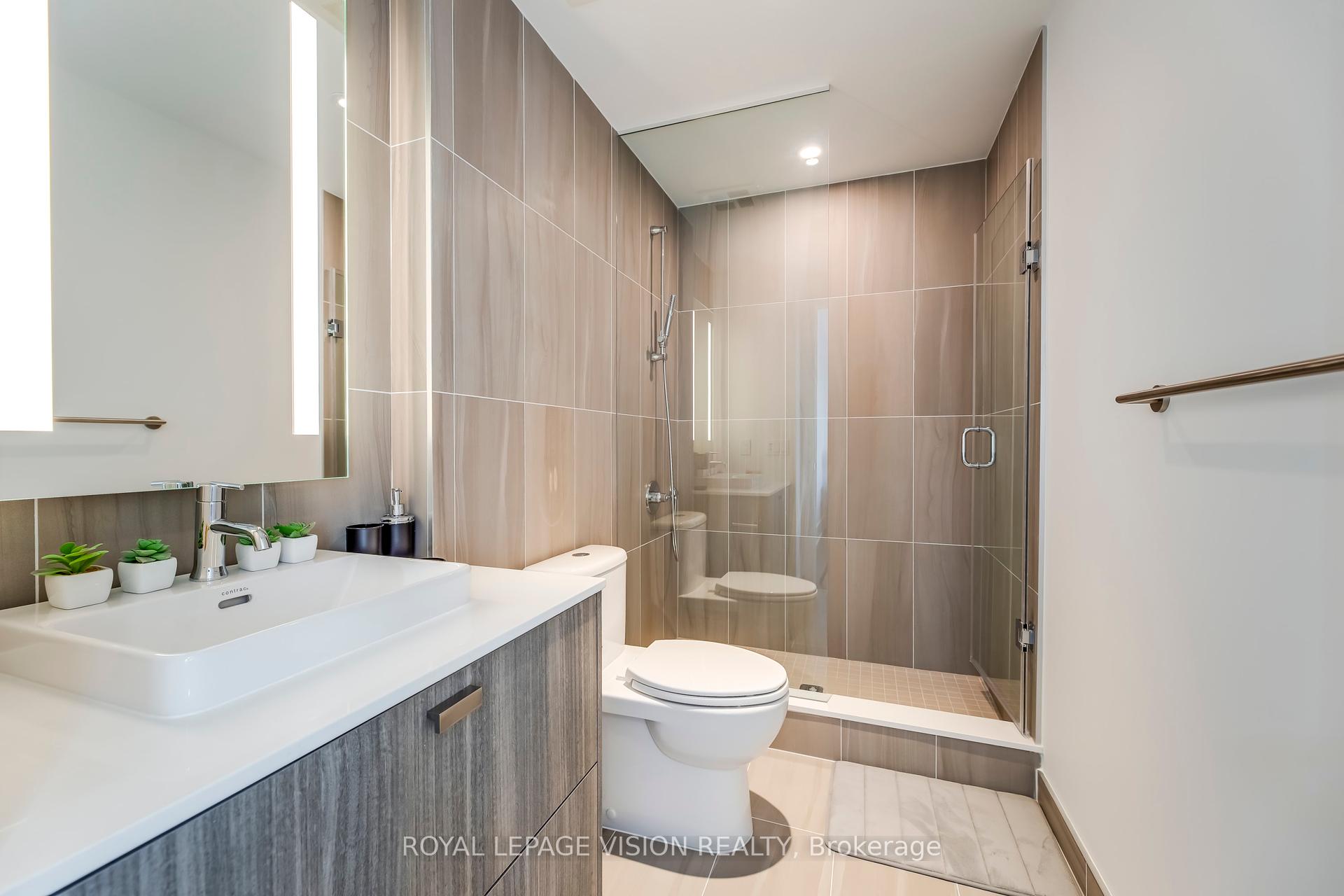 2 Bedrooms Condo at 470 Front, Toronto For sale