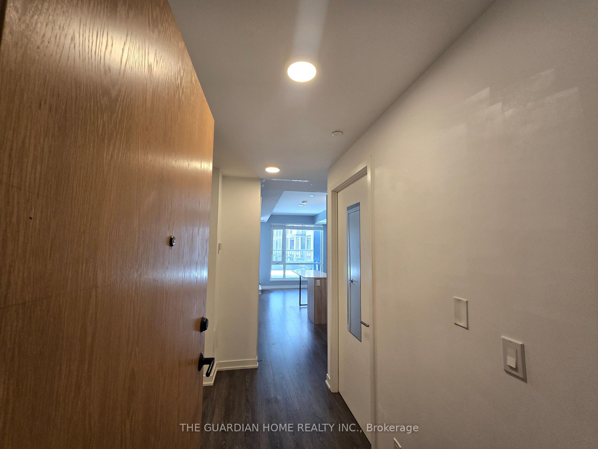 2 Bedrooms Condo at 7950 Bathurst, Vaughan For sale