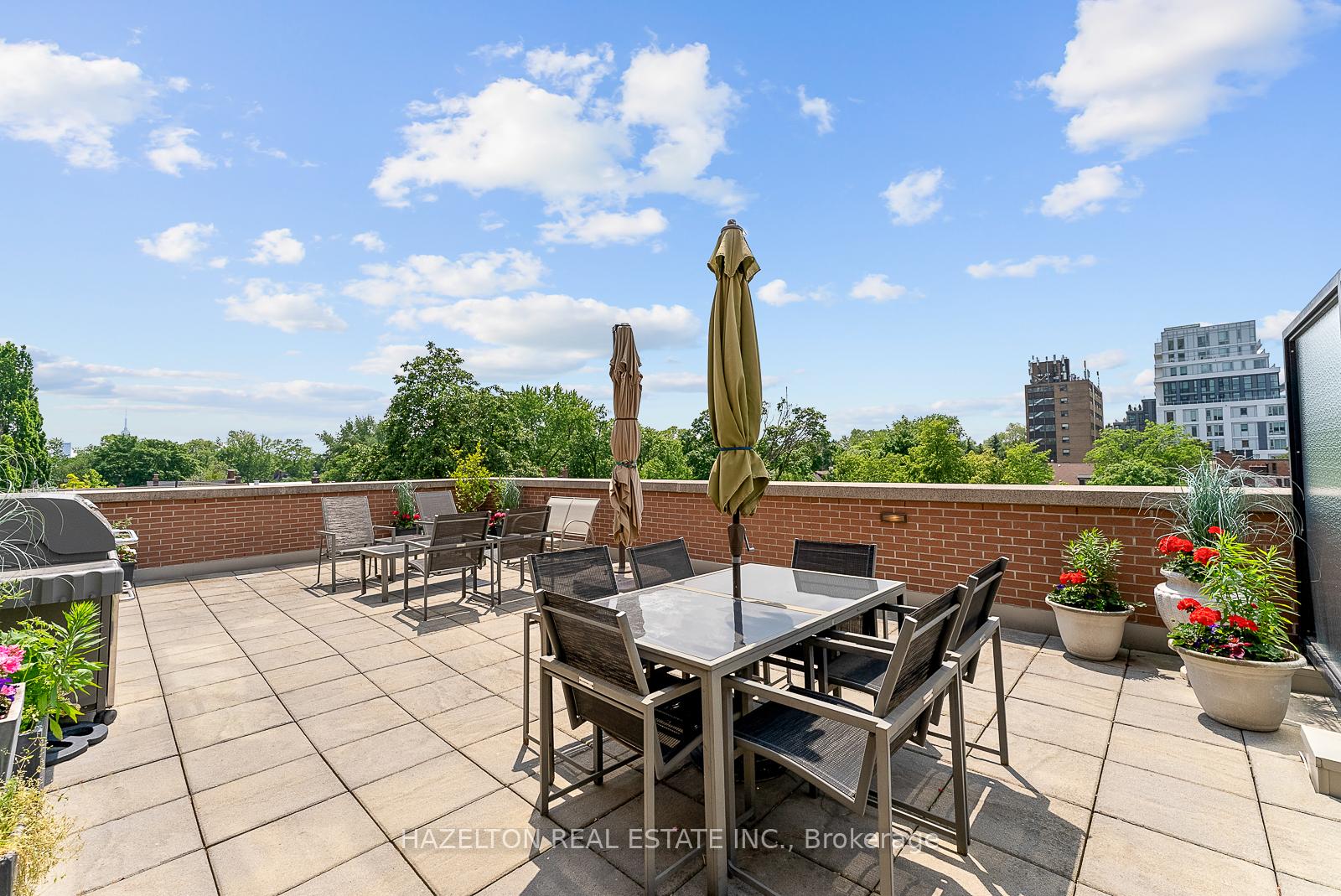 3 Bedrooms Condo at 155 St Clair, Toronto For sale