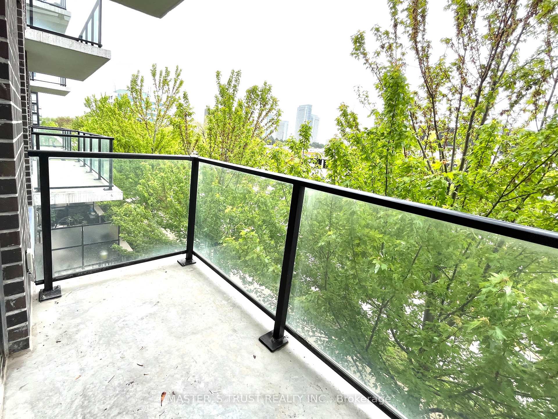 2 Bedrooms Condo at 150 Fairview Mall, Toronto For sale
