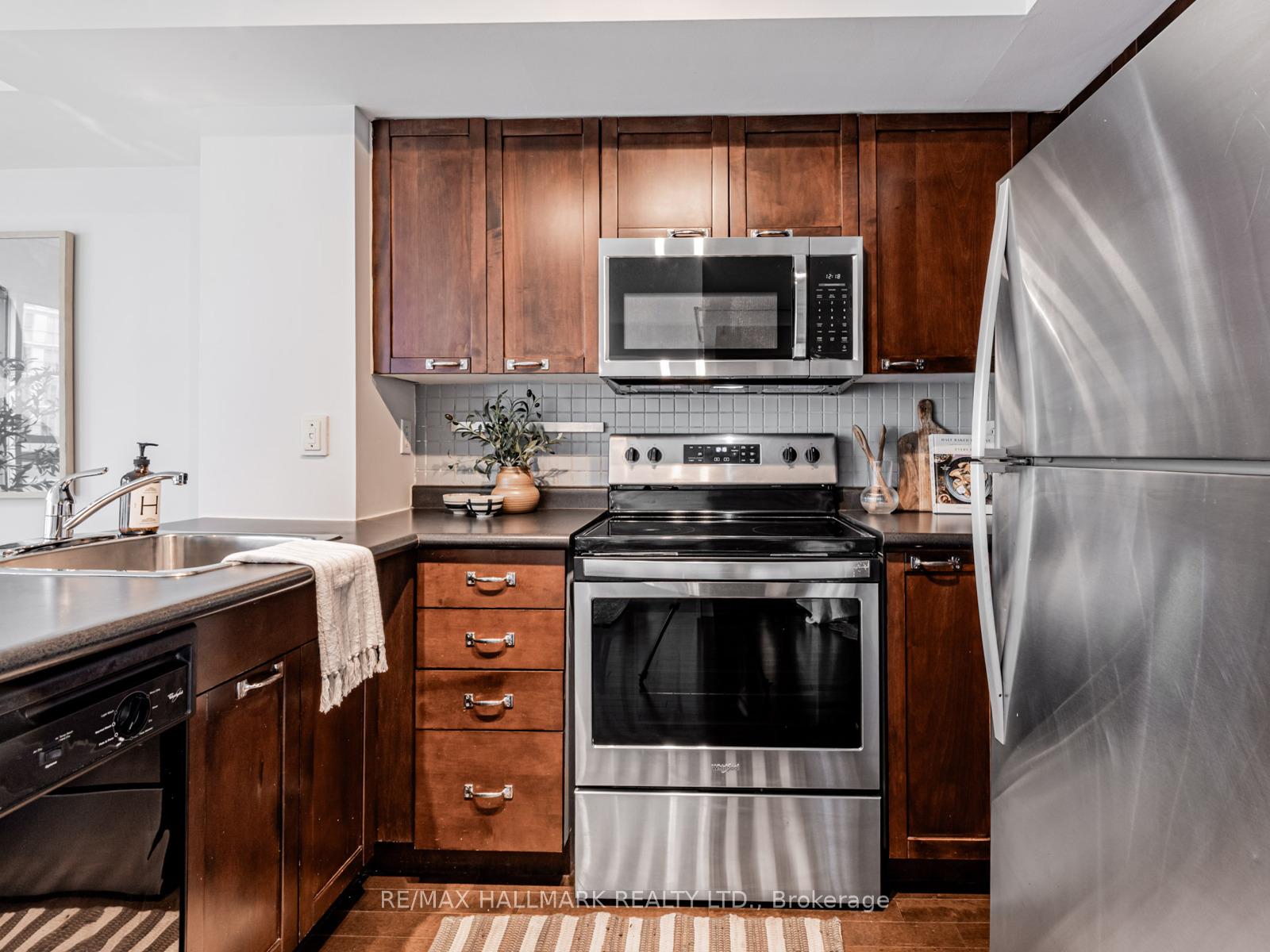 1 Bedroom Condo at 75 Dalhousie, Toronto For sale