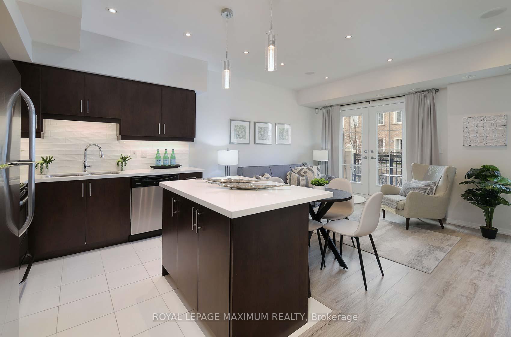 2 Bedrooms Condo at 26 Bruce,  Vaughan For sale