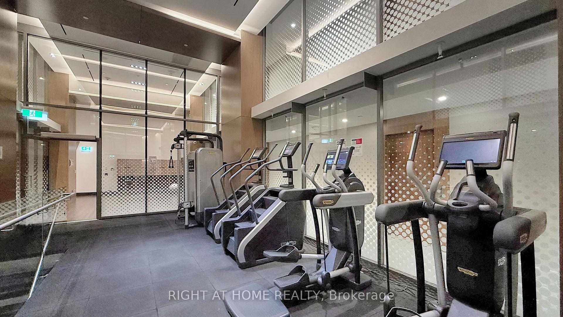 2 Bedrooms Condo at 15 Queens, Toronto For sale