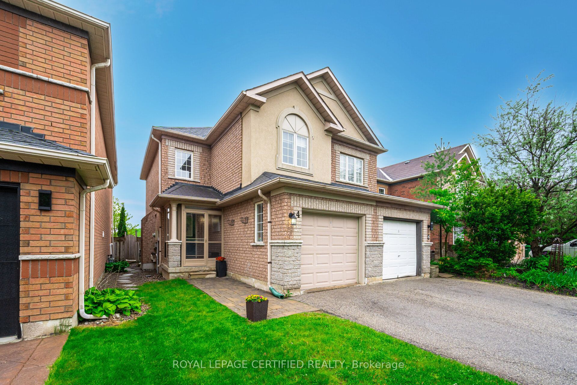 4 Hesketh Court