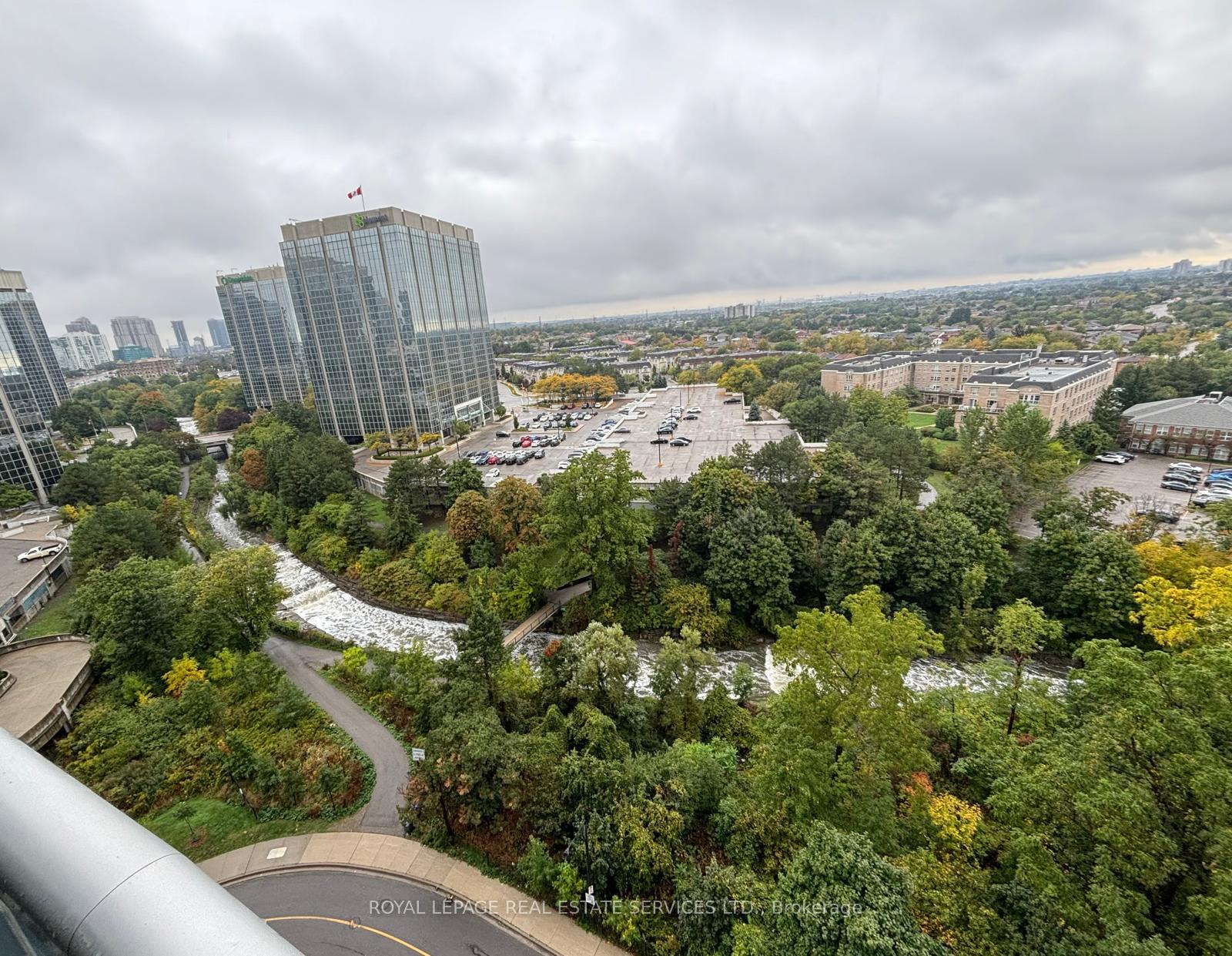 2 Bedrooms Condo at 80 Absolute, Mississauga For sale