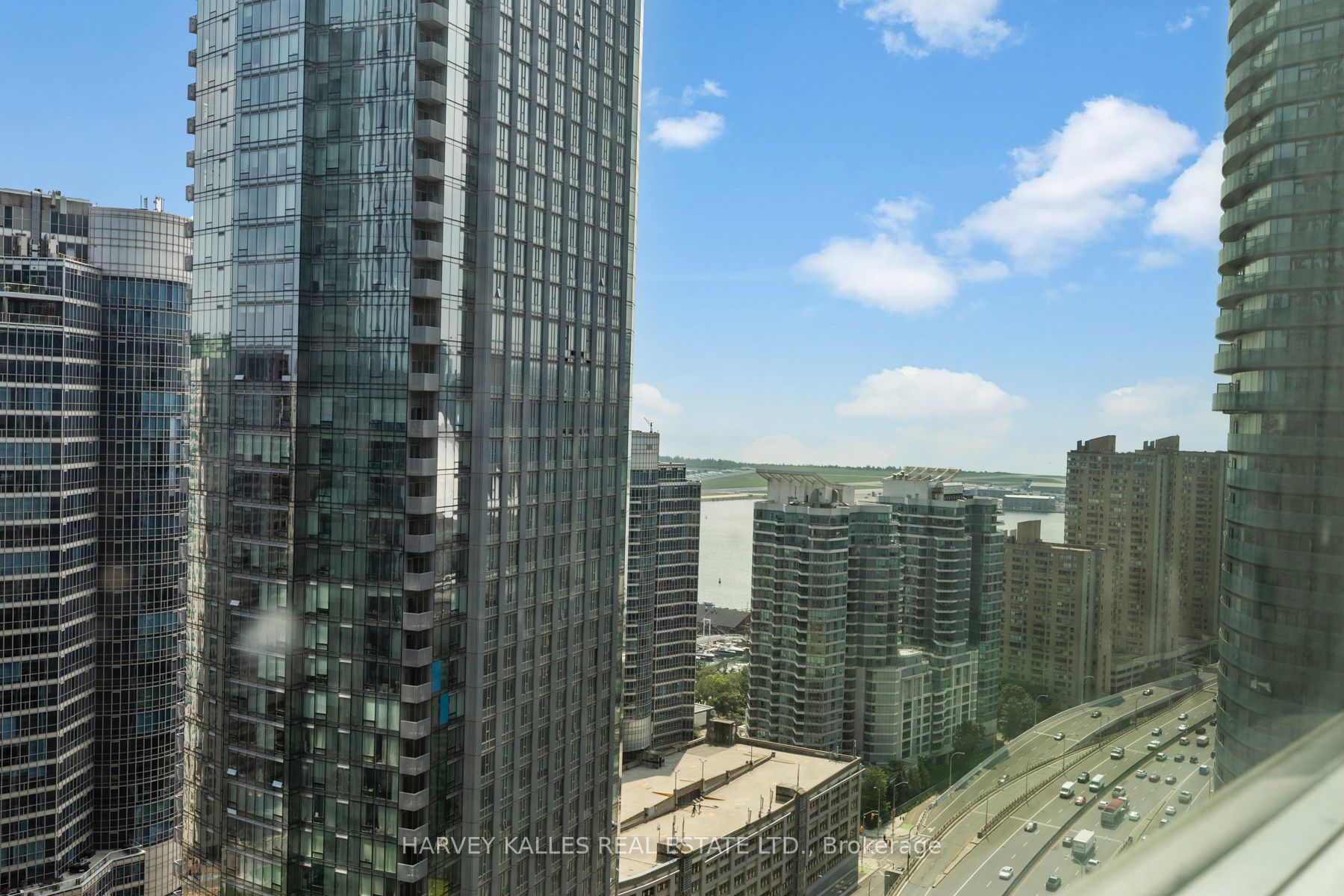 55 Bremner Boulevard 2907