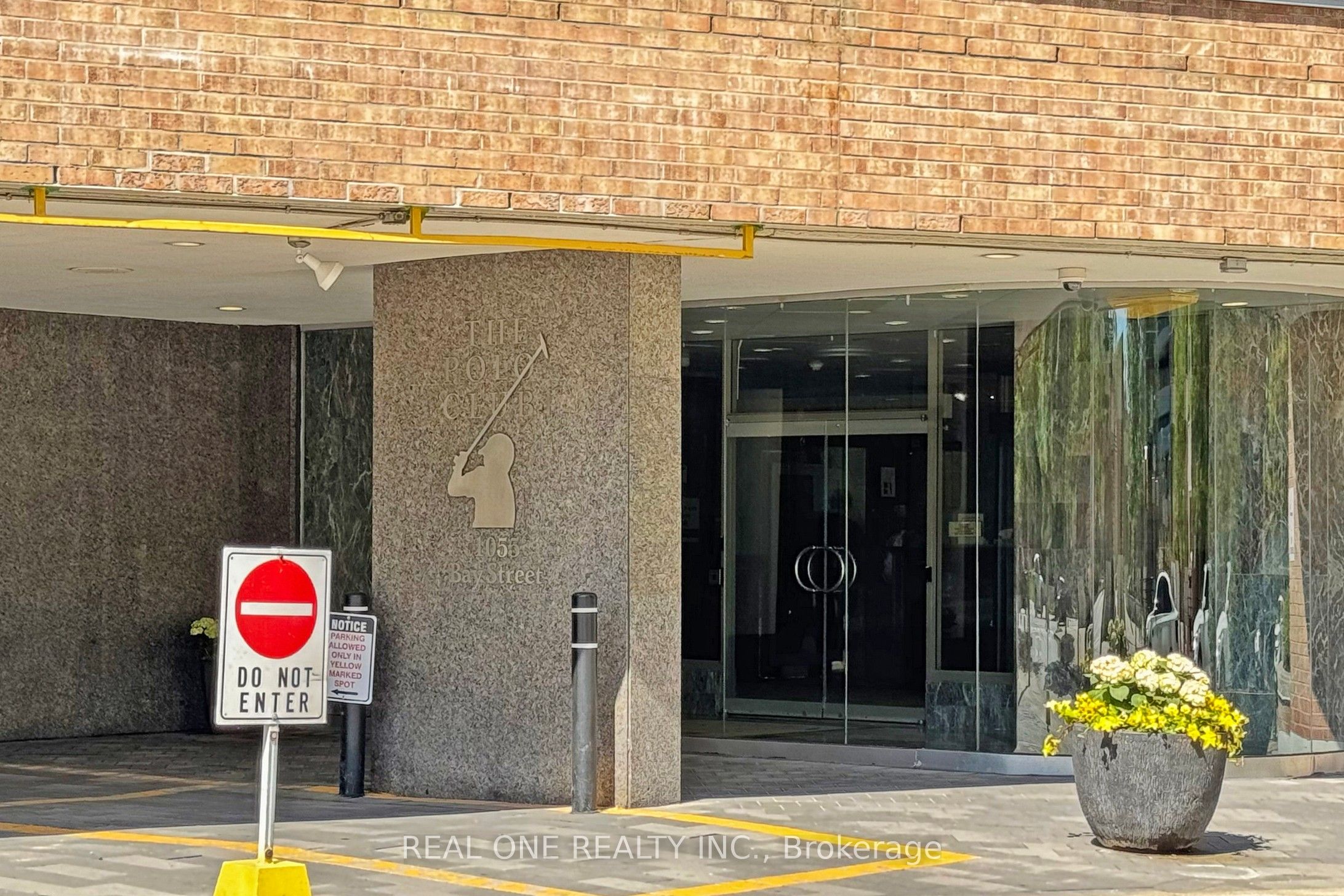 1055 Bay Street, #1816