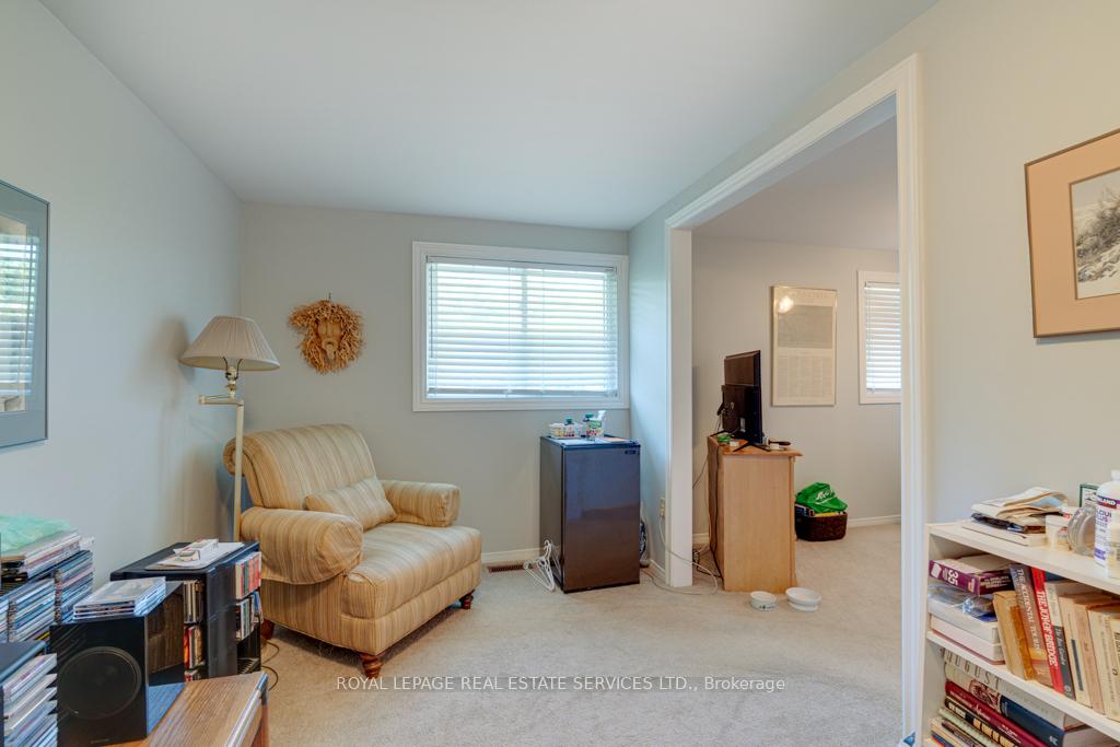 4 Bedrooms Condo at 584 Forestwood, Burlington For sale