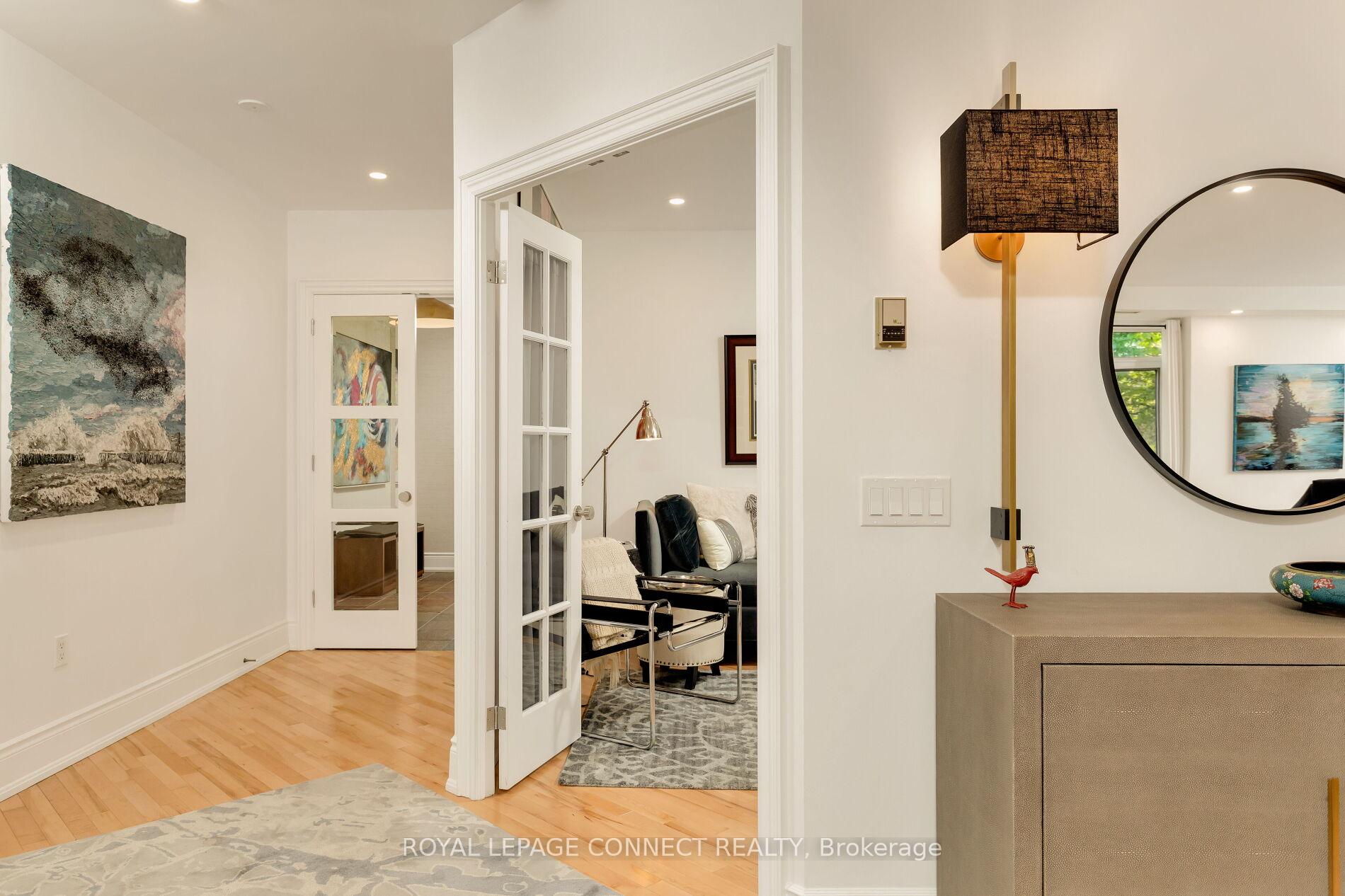 3 Bedrooms Condo at 12 Old Mill,  Toronto For sale