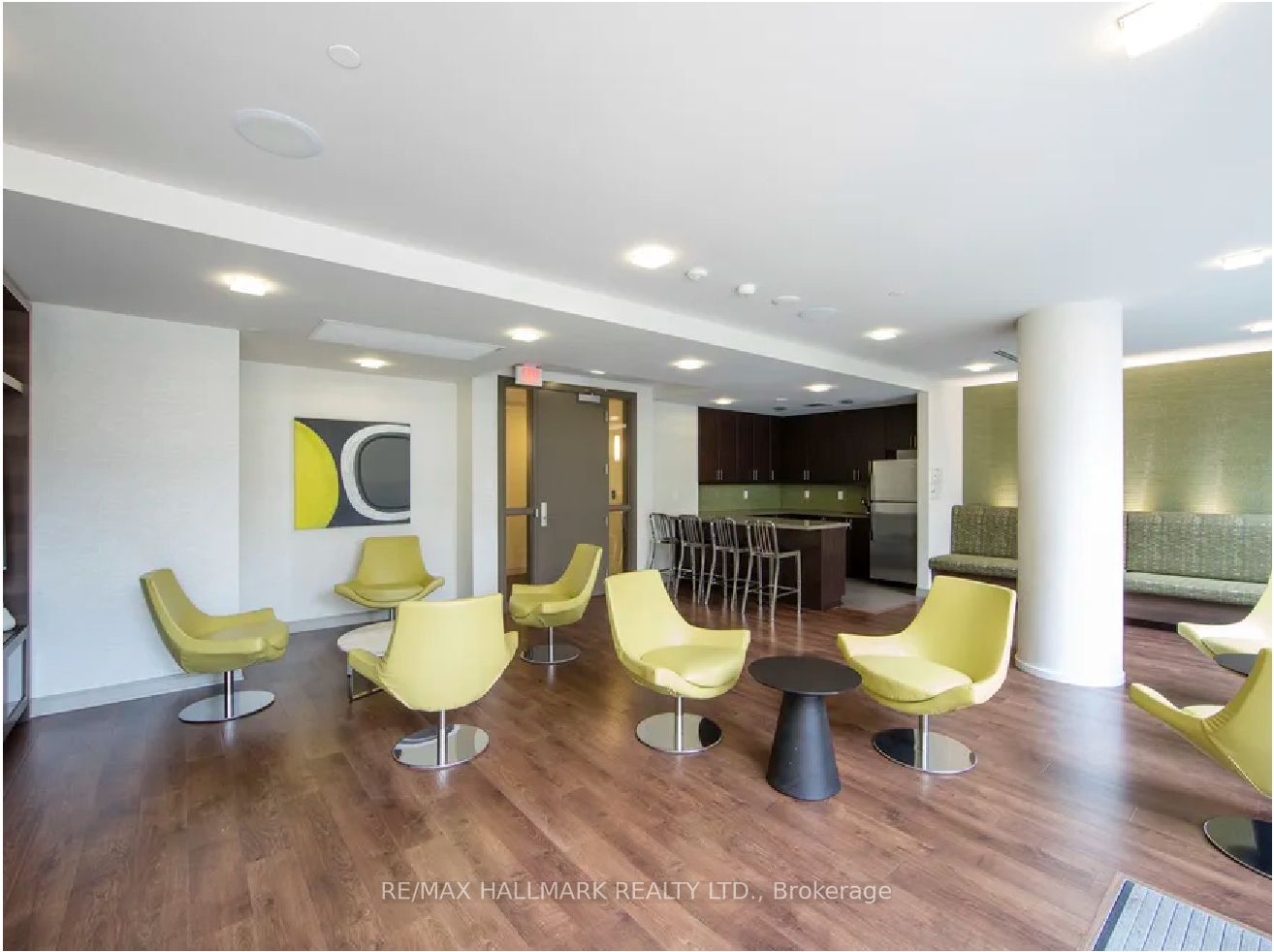570 Bay Street, #308