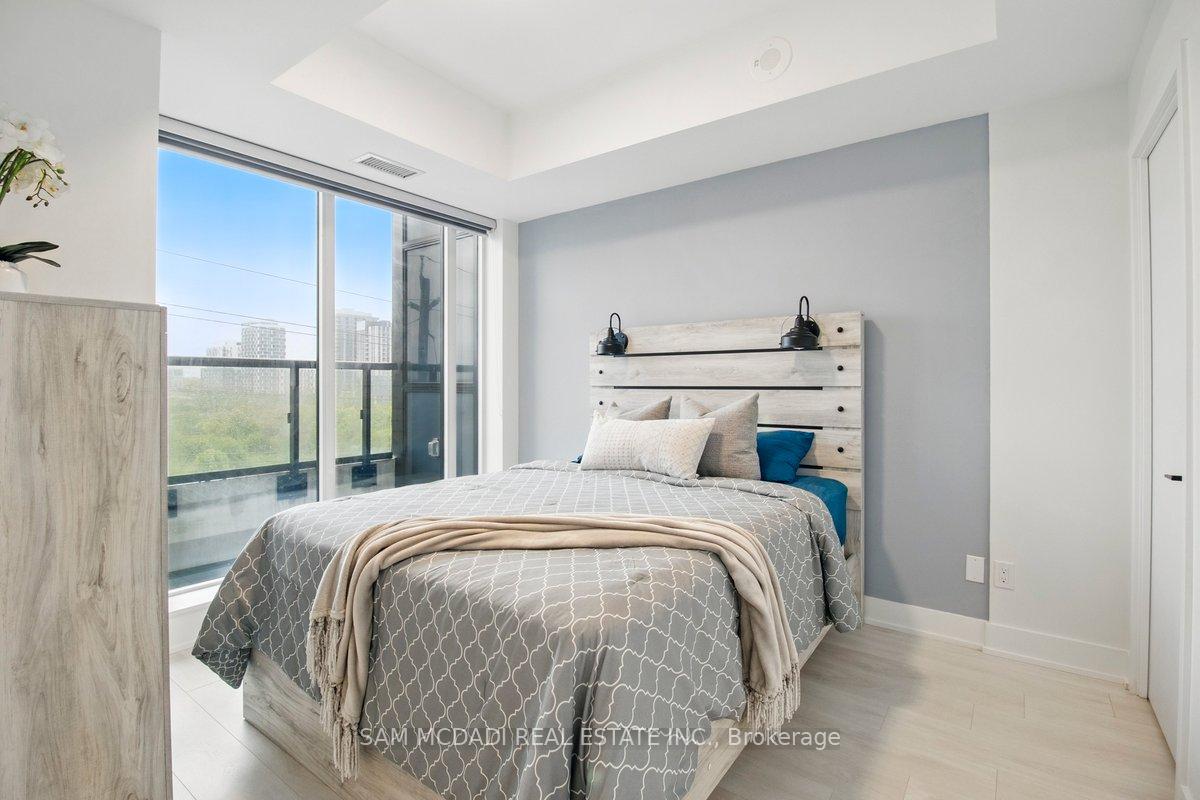 2 Bedrooms Condo at 2489 Taunton, Oakville For sale