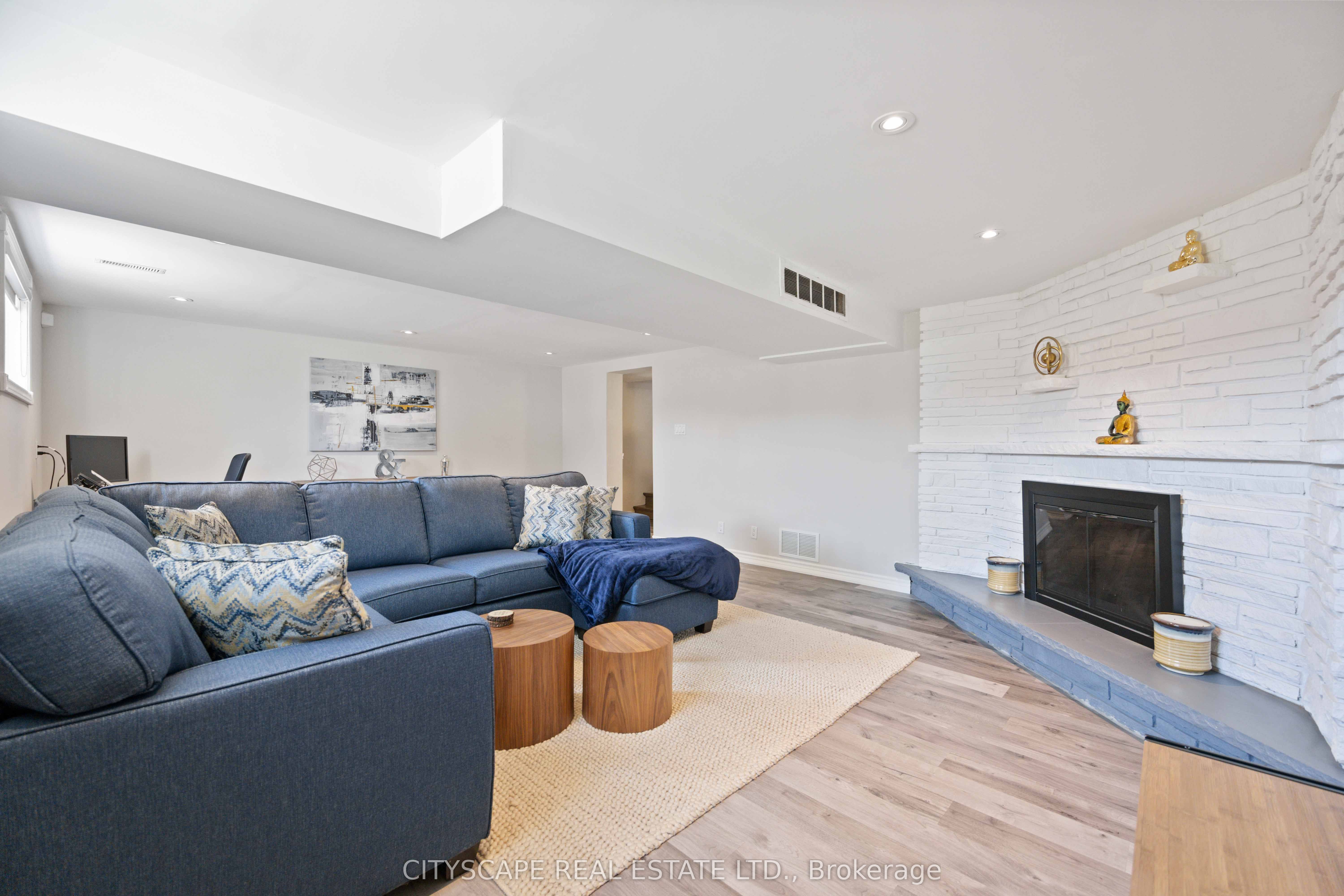 39 Bentworth Avenue