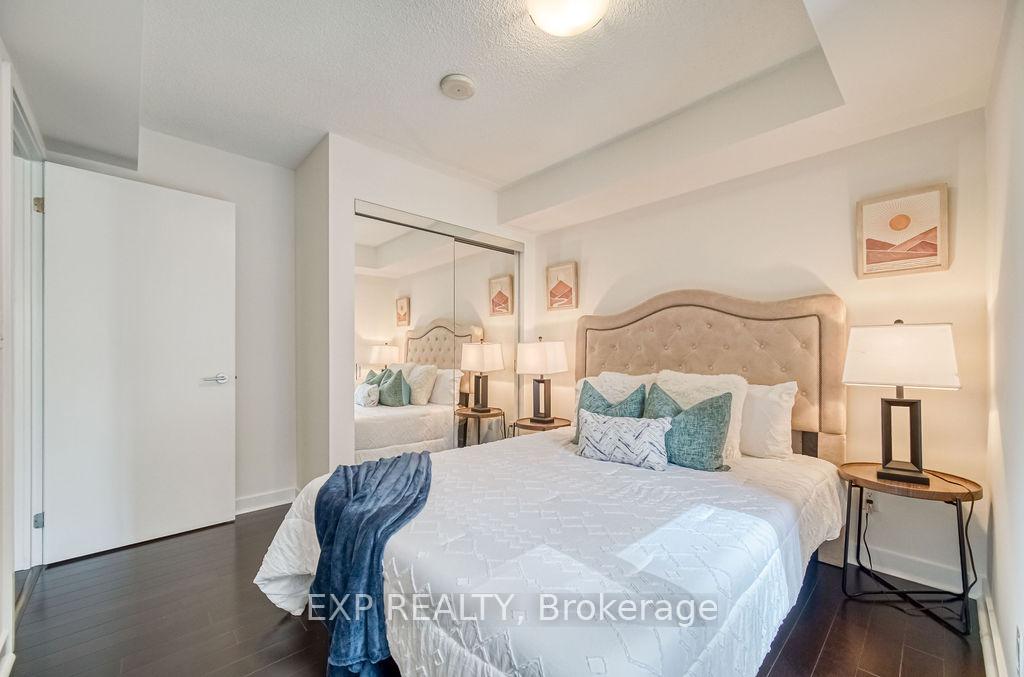 2 Bedrooms Condo at 295 Adelaide, Toronto For sale