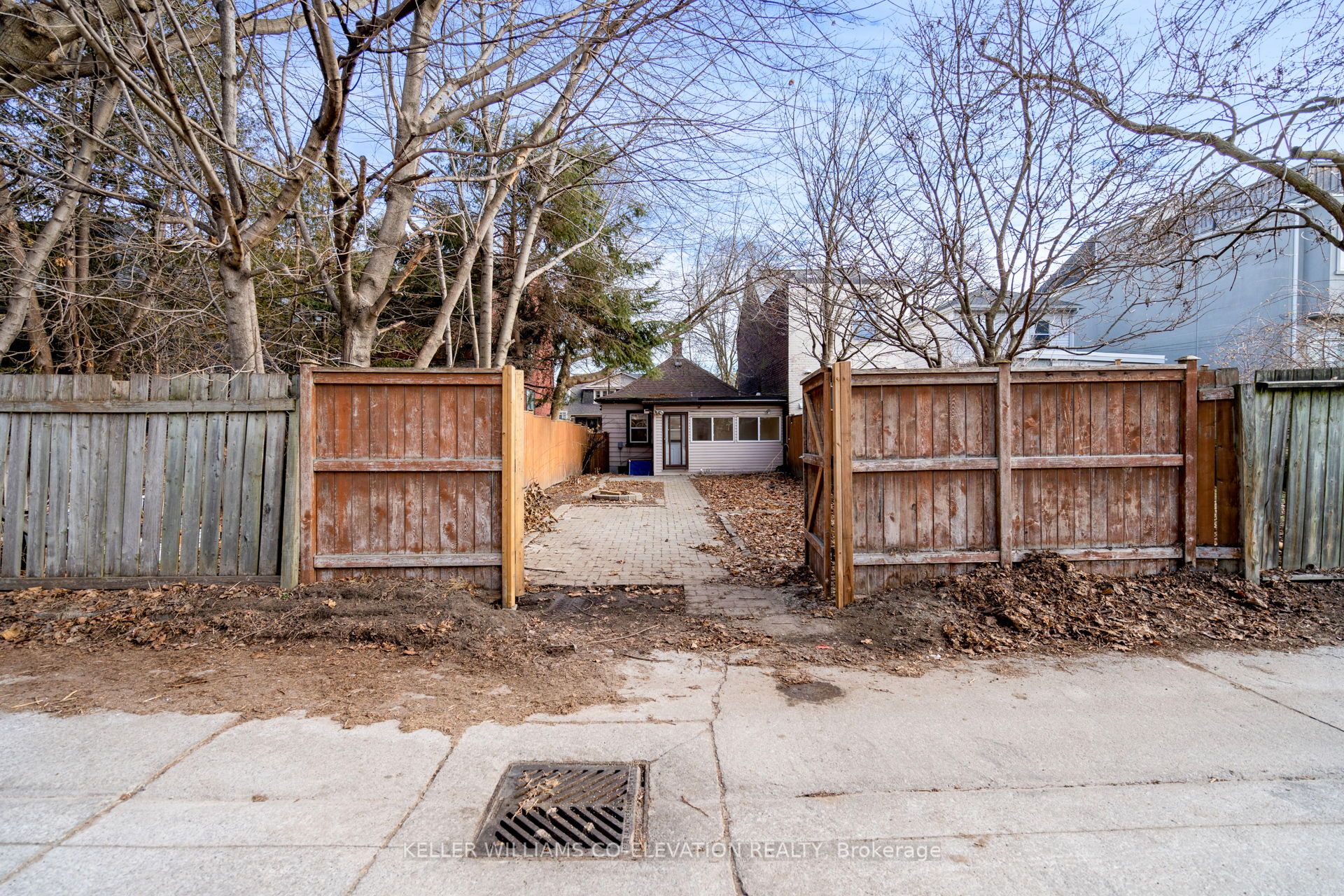 88 Redwood Avenue