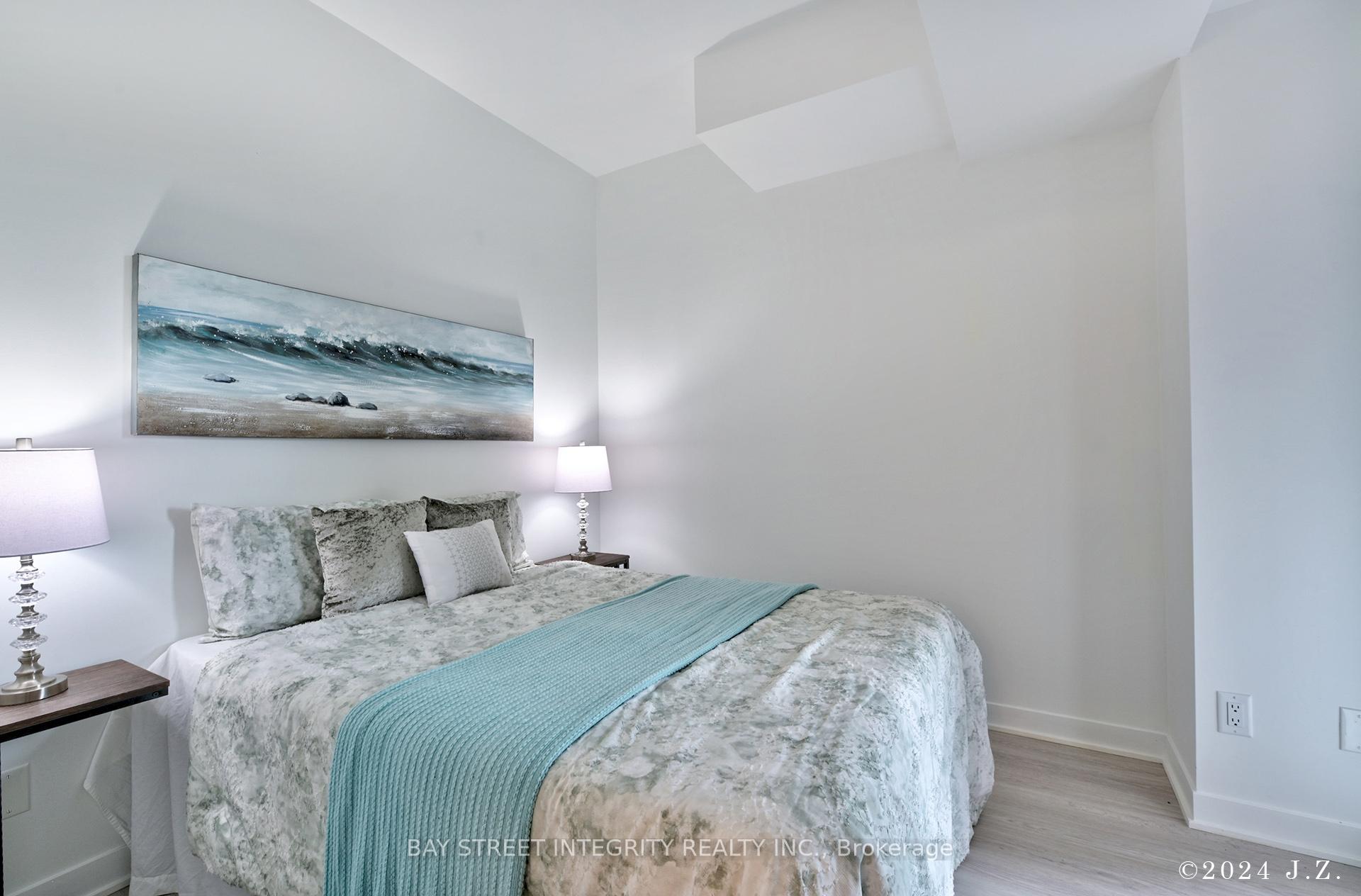 3 Bedrooms Condo at 185 Alberta, Toronto For sale