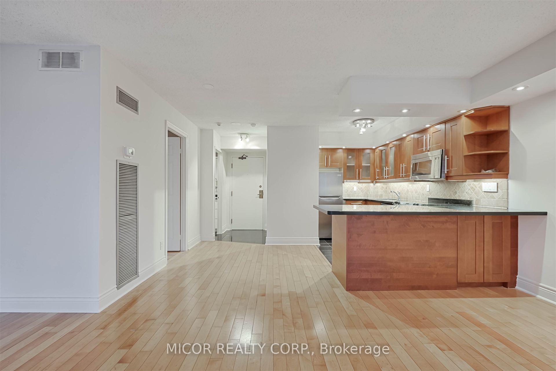 1 Bedroom Condo at 40 Scollard, Toronto For sale