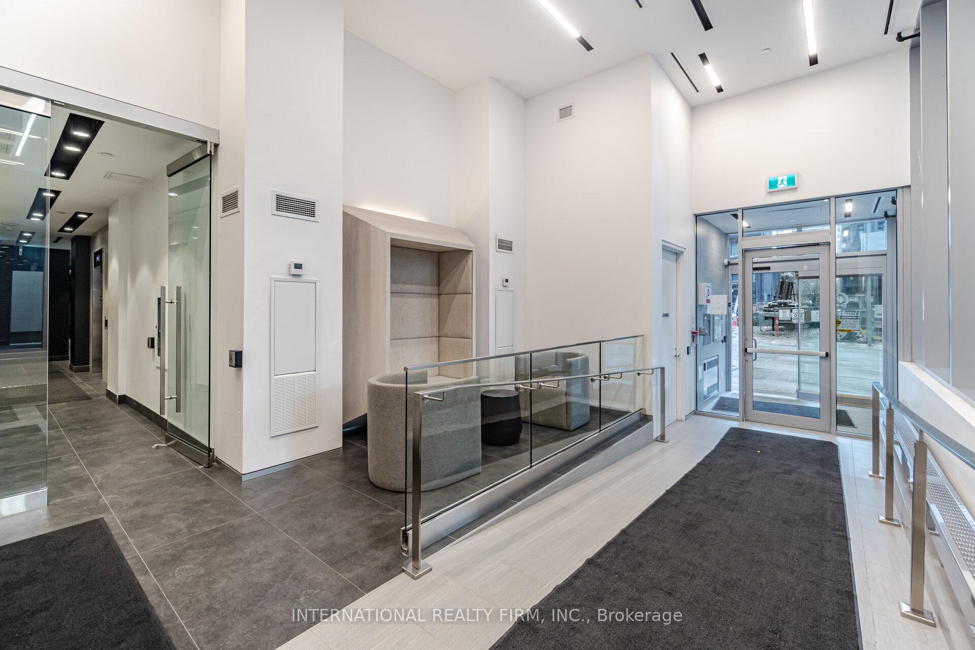 2 Bedrooms Condo at 99 Broadway, Toronto For sale