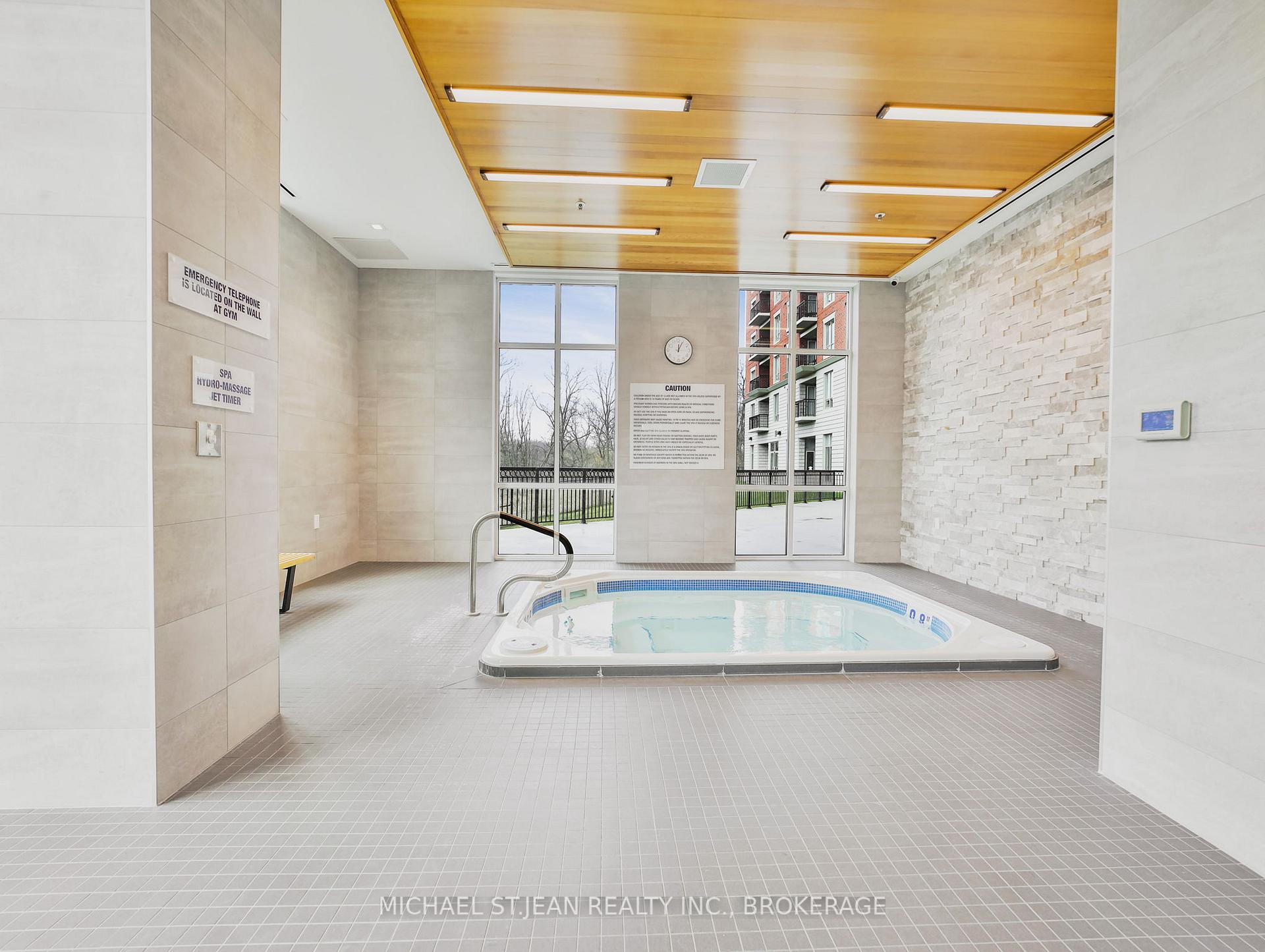 2 Bedrooms Condo at 2750 King,  Hamilton For sale