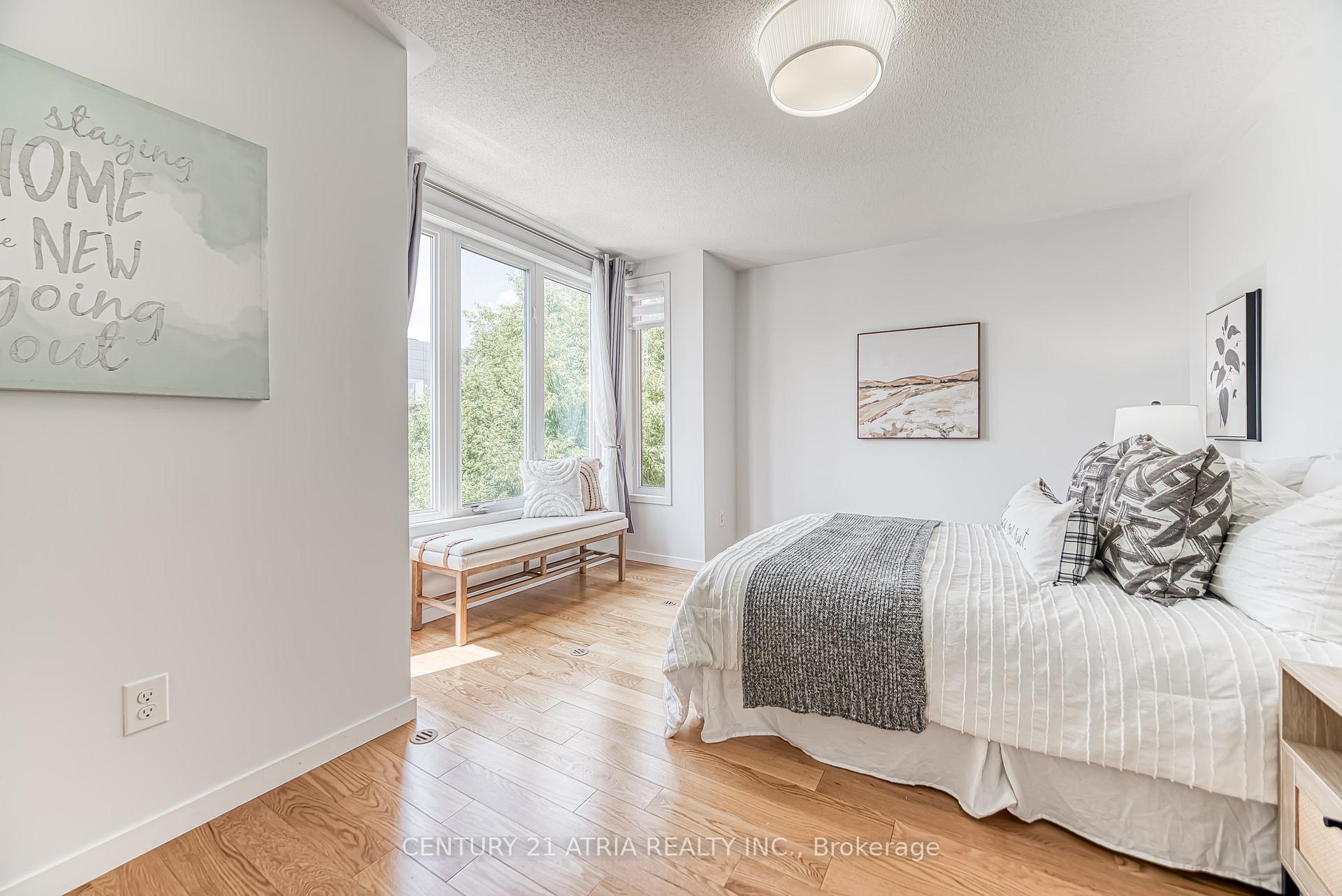 2 Bedrooms Condo at 8 Frances Loring, Toronto For sale