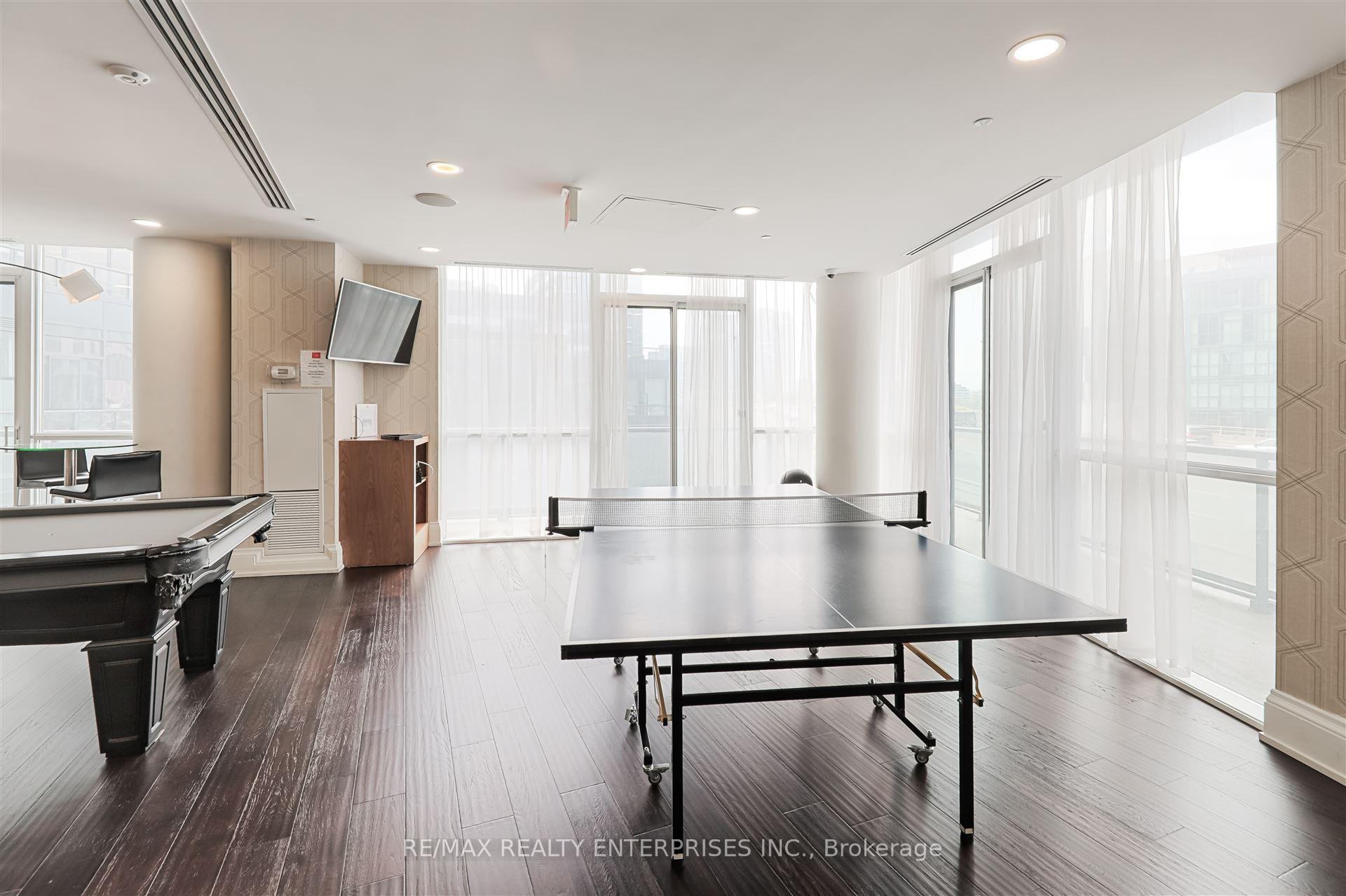 2 Bedrooms Condo at 20 Bruyeres, Toronto For sale