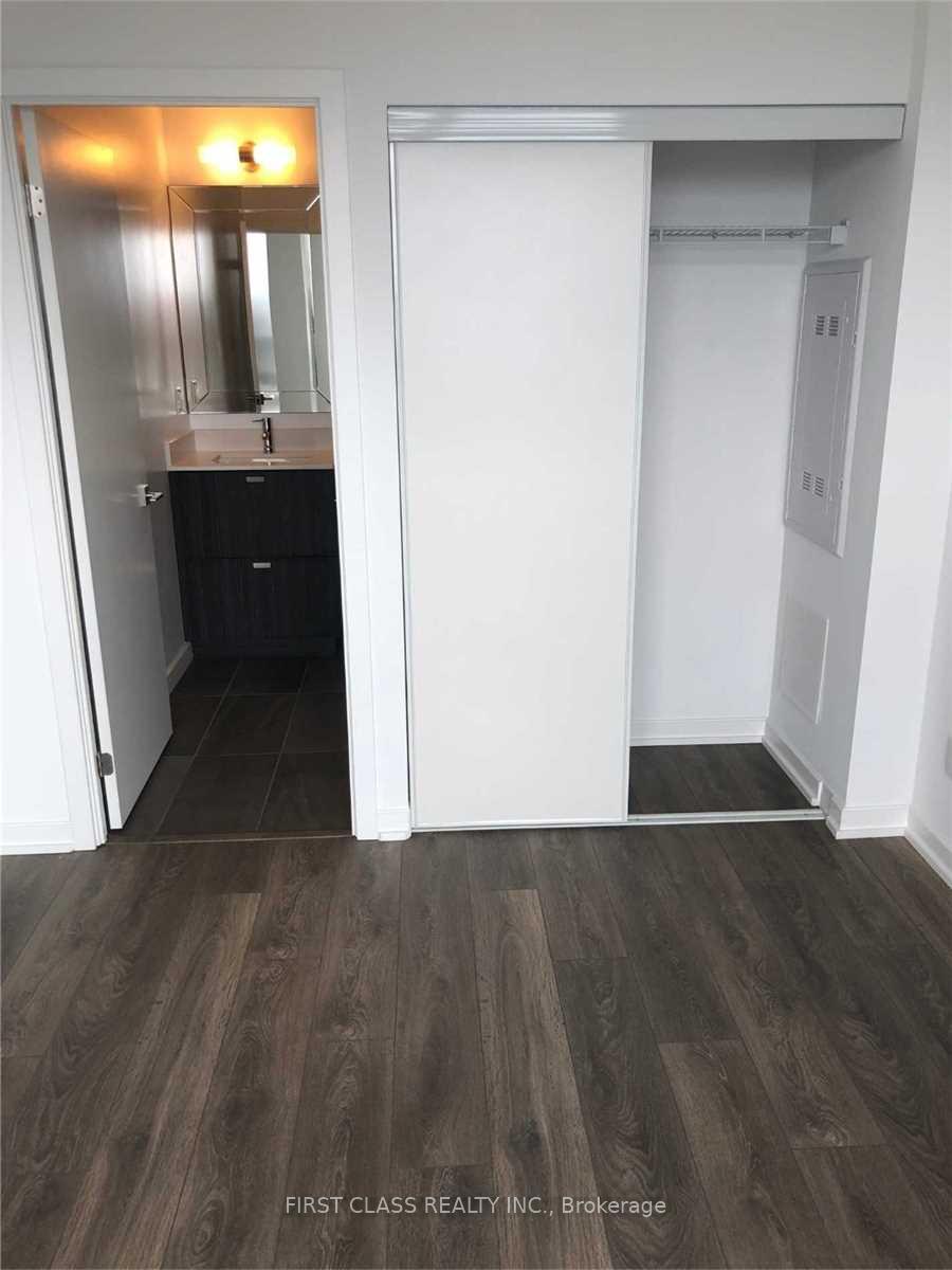 2 Bedrooms Condo at 56 Forest Manor,  Toronto For sale