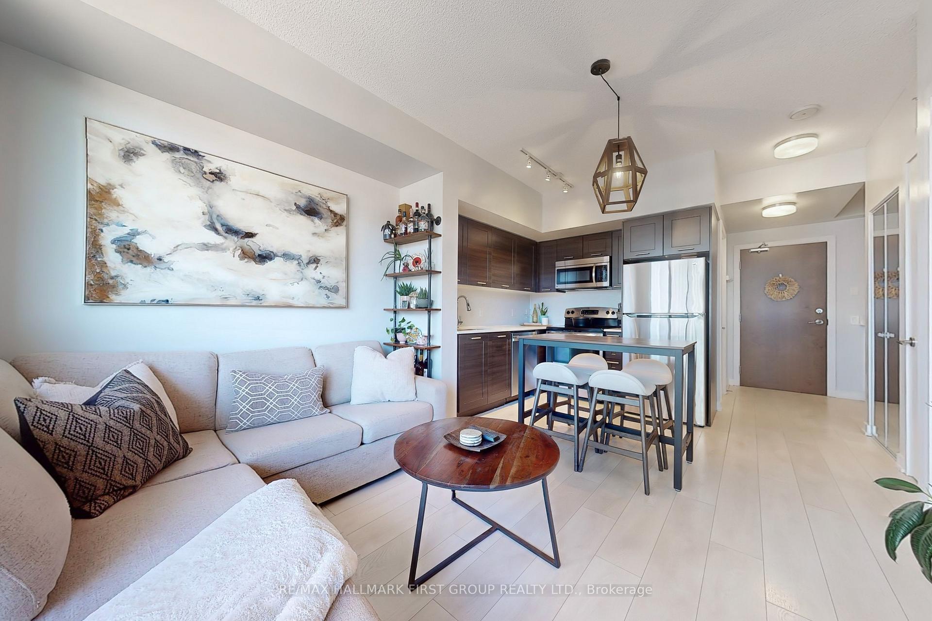 2 Bedrooms Condo at 2212 Lakeshore, Toronto For sale