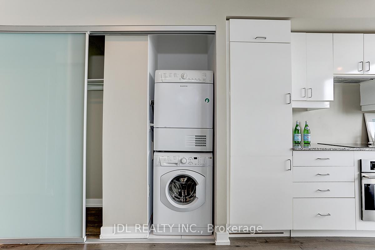 2 Bedrooms Condo at 426 University, Toronto For sale
