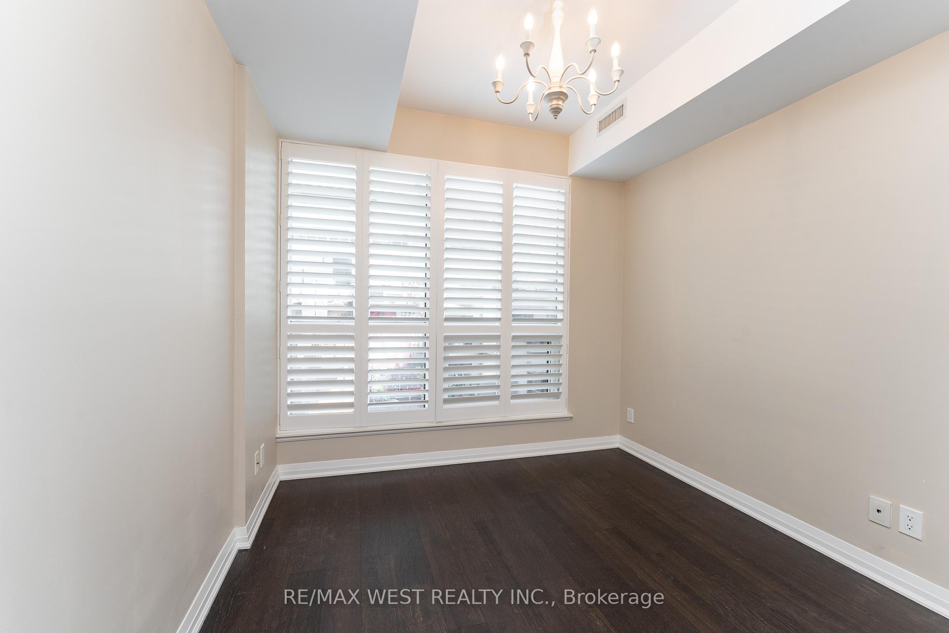 2 Bedrooms Condo at 8 Mercer, Toronto For sale
