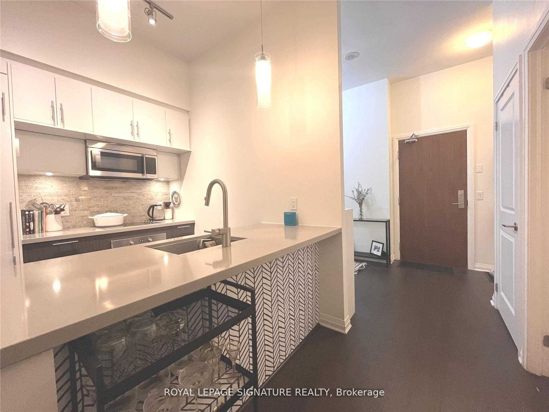 8 Mercer Street, #211