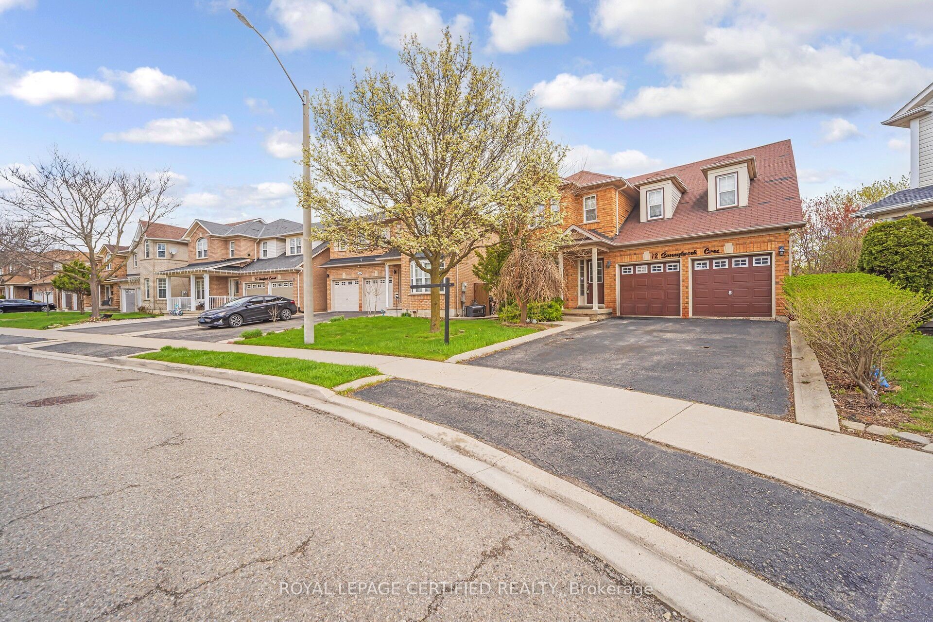 12 Sunnybrook Crescent
