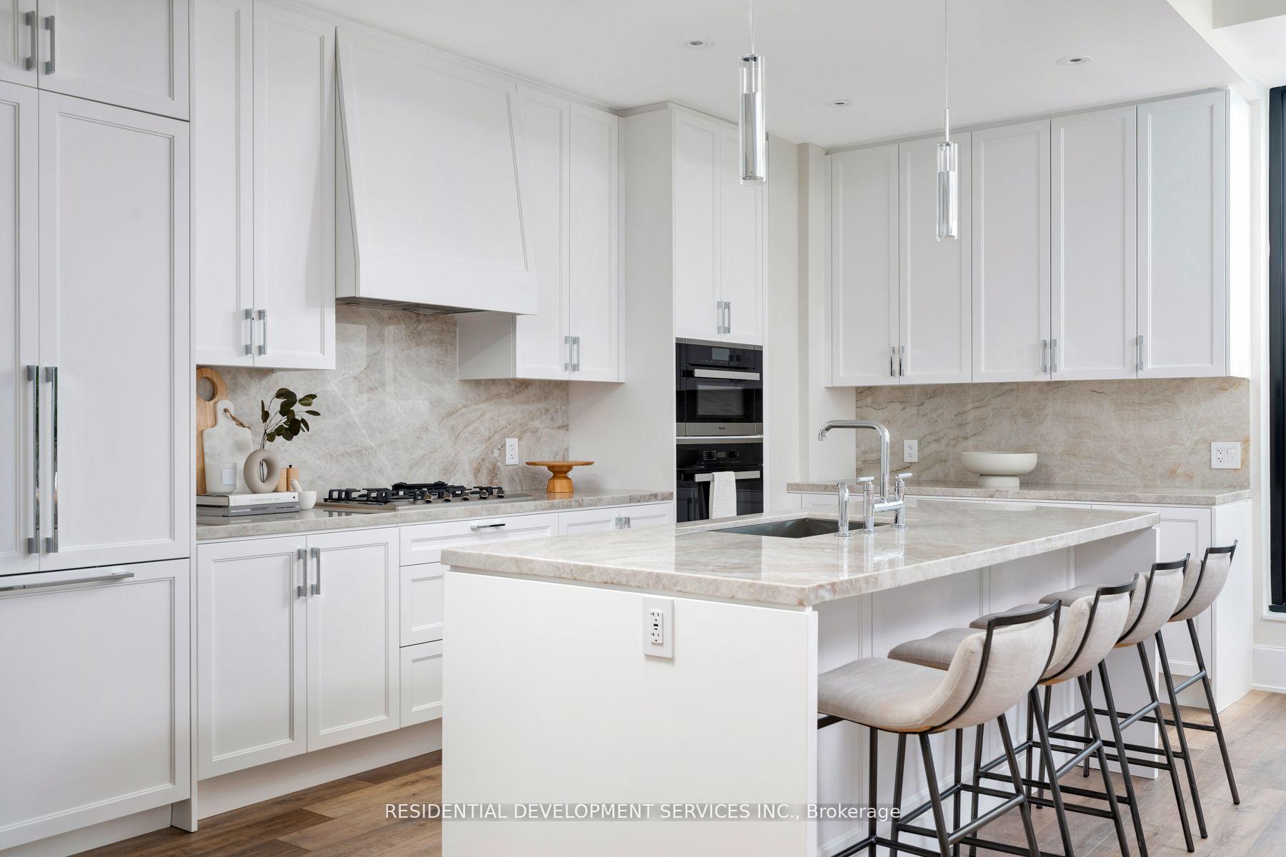 3 Bedrooms Condo at 1 Strathgowan,  Toronto For sale