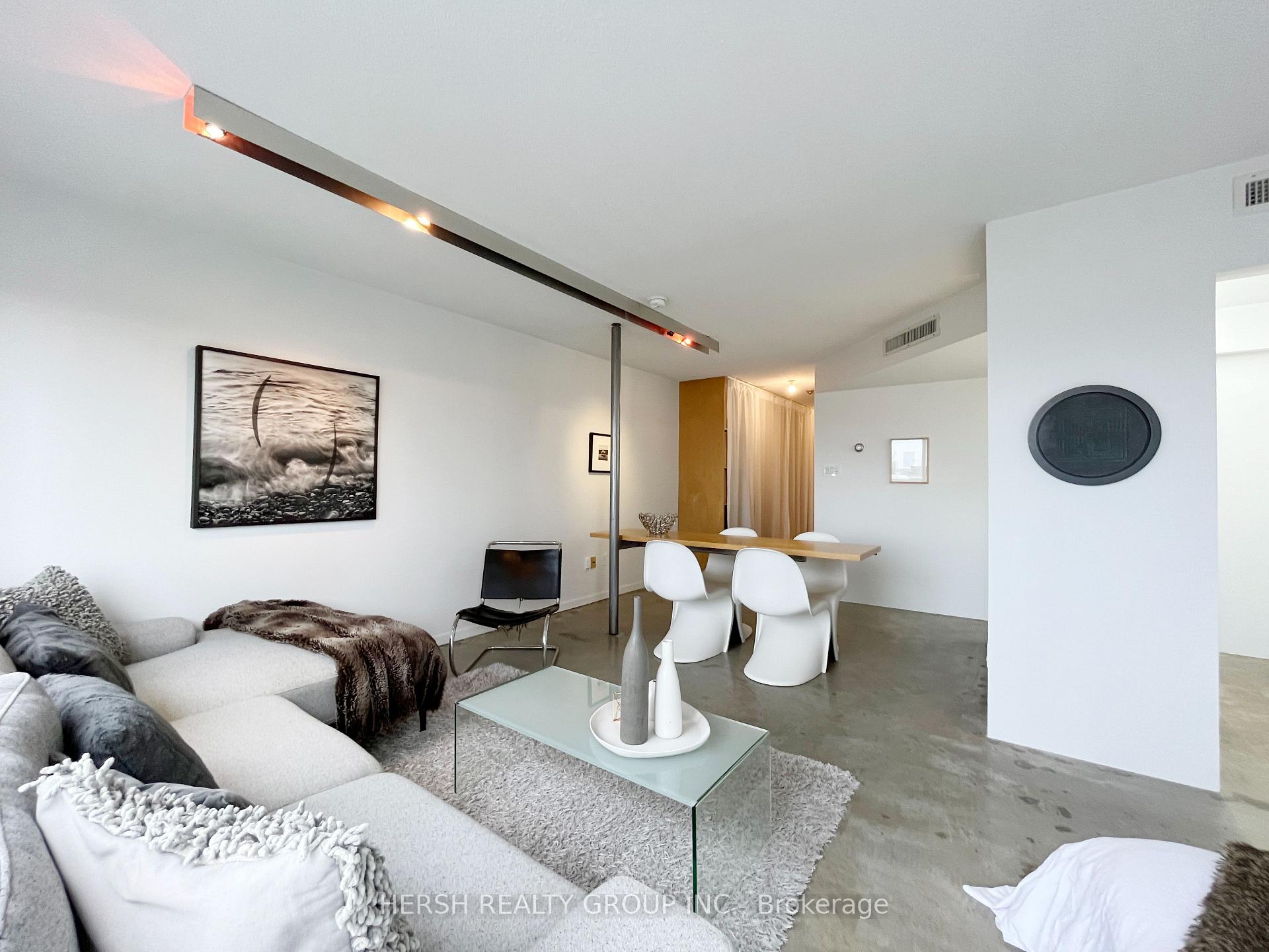 1 Bedroom Condo at 1001 Bay,  Toronto For sale