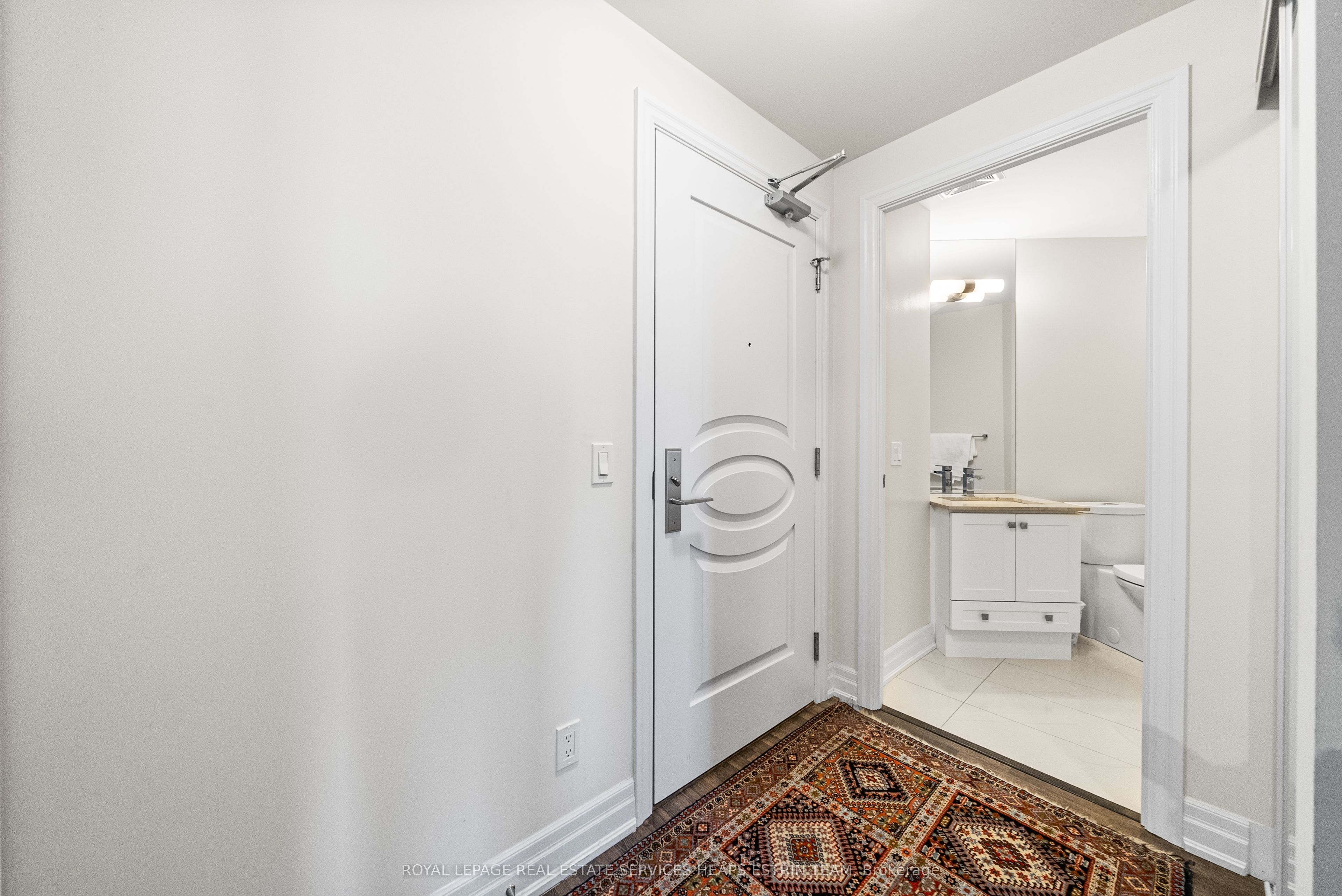 9075 Jane Street, #518