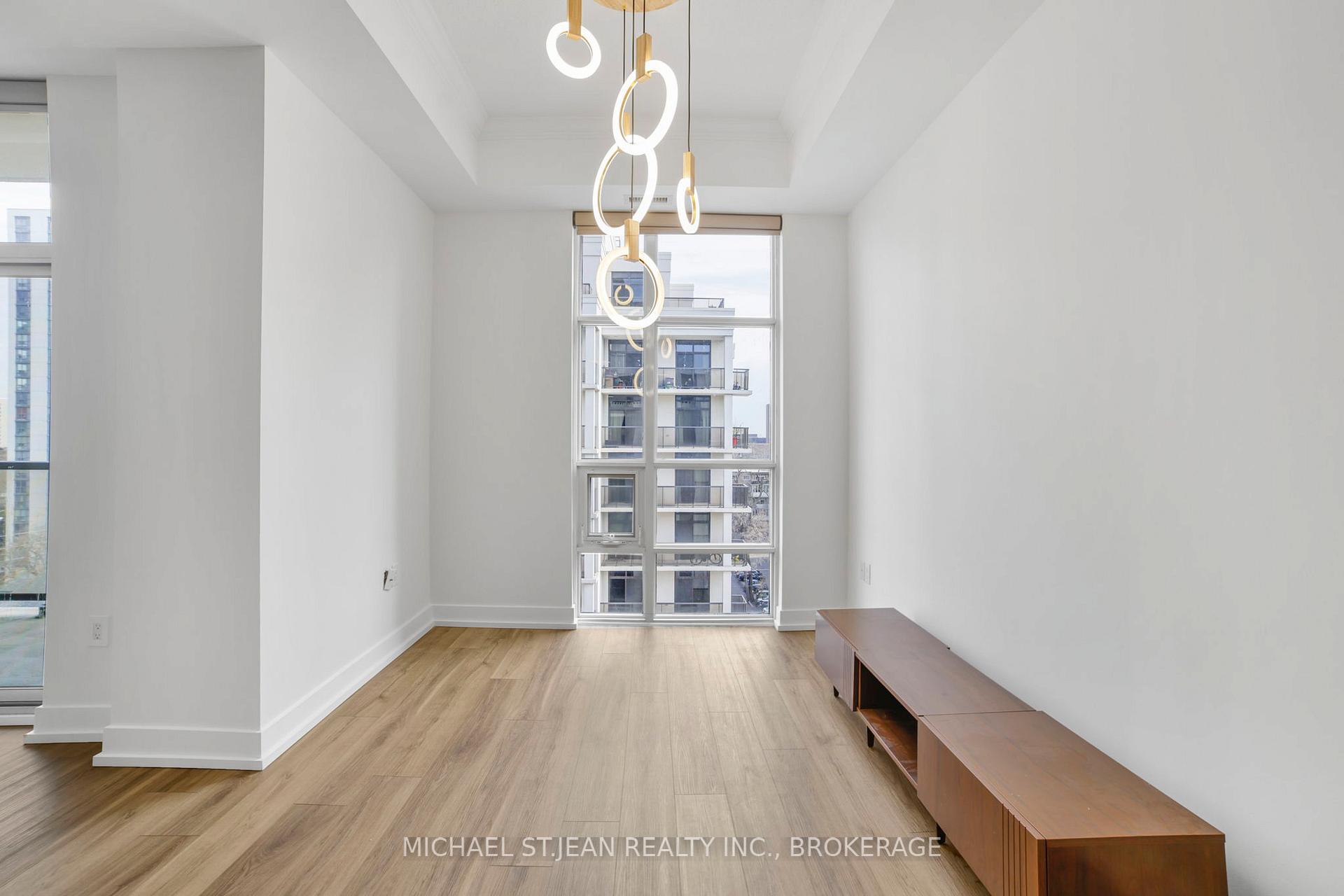 2 Bedrooms Condo at 90 Charlton,  Hamilton For sale