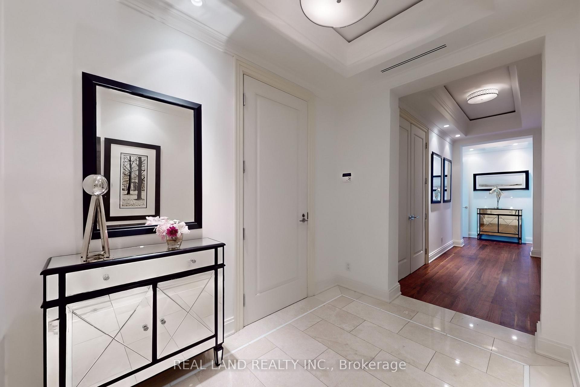 2 Bedrooms Condo at 206 Bloor, Toronto For sale