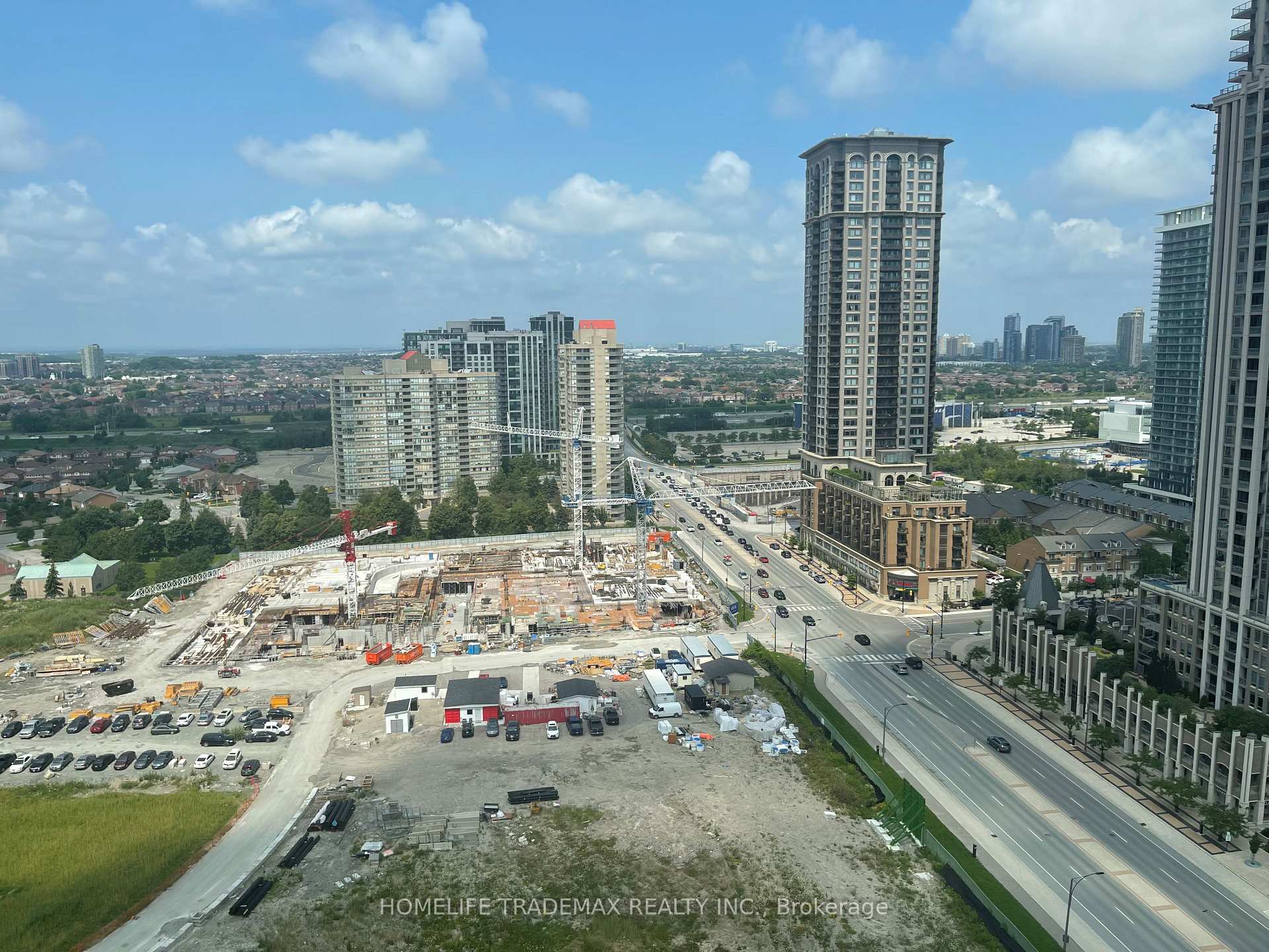3 Bedrooms Condo at 4099 Brickstone, Mississauga For sale
