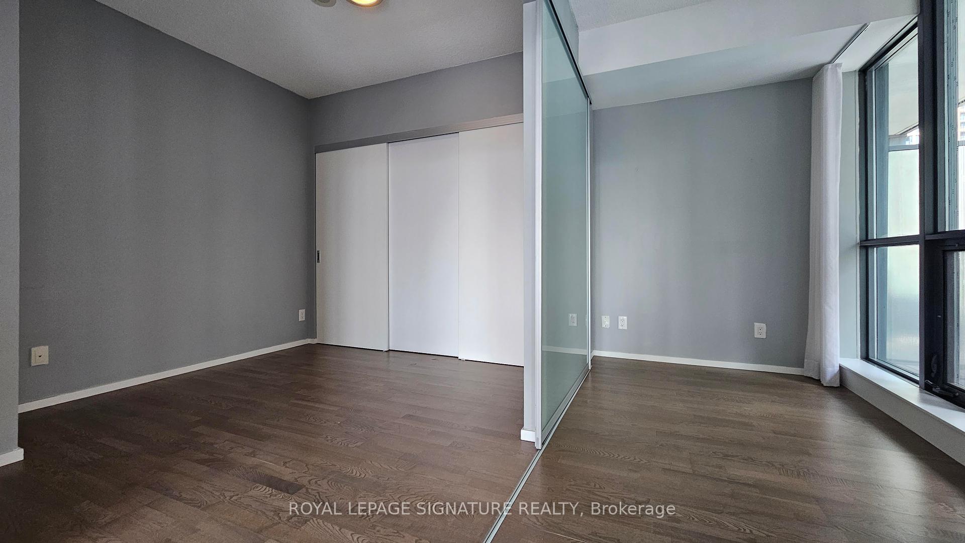 3 Bedrooms Condo at 8 Charlotte,  Toronto For sale