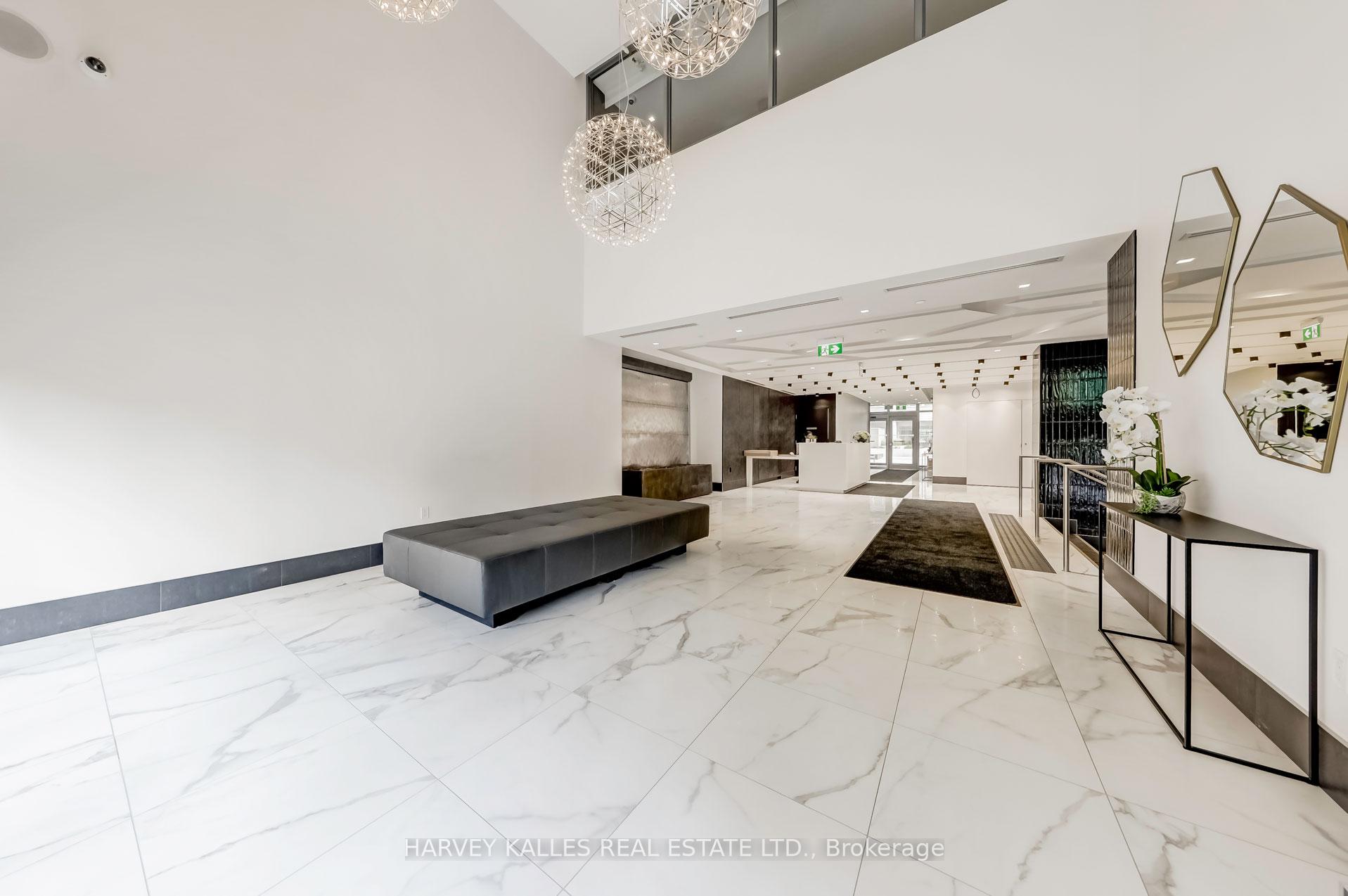 4 Bedrooms Condo at 25 Holly, Toronto For sale