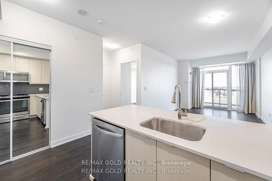 2 Bedrooms Condo at 4633 Glen Erin, Mississauga For sale