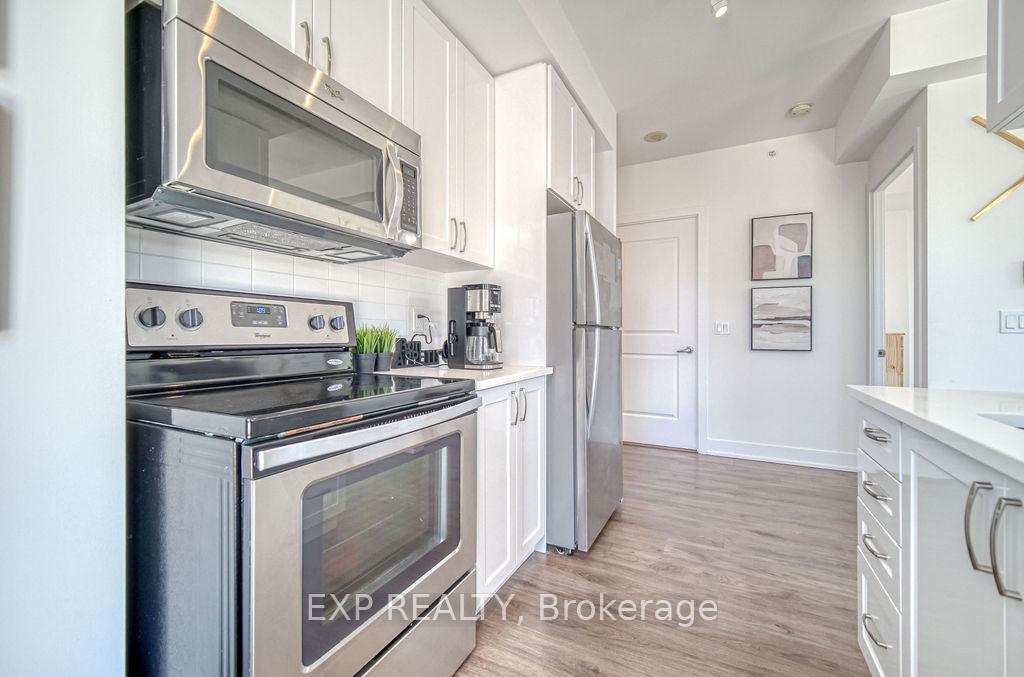 2 Bedrooms Condo at 68 Merton, Toronto For sale