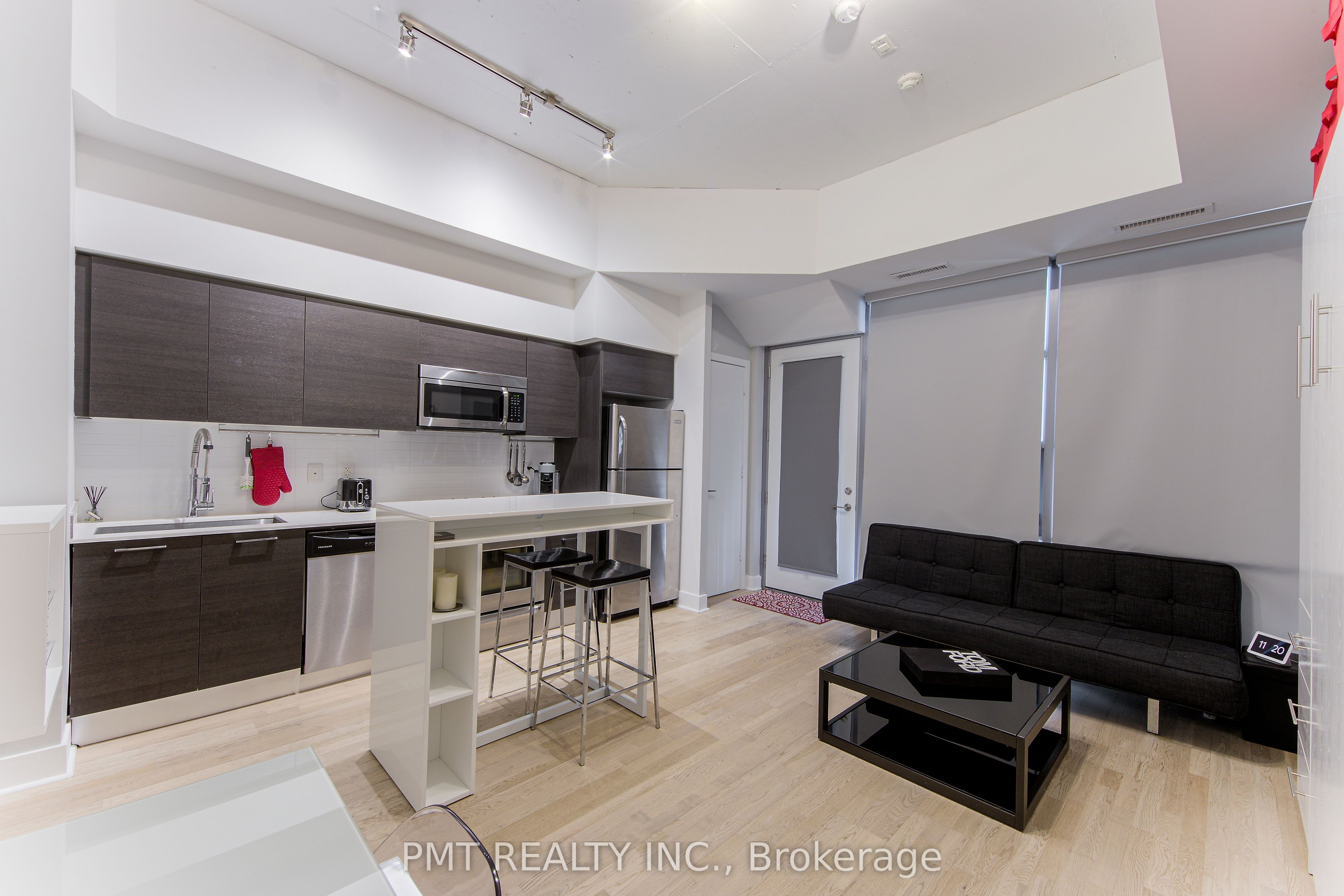 399 Adelaide Street W, #105