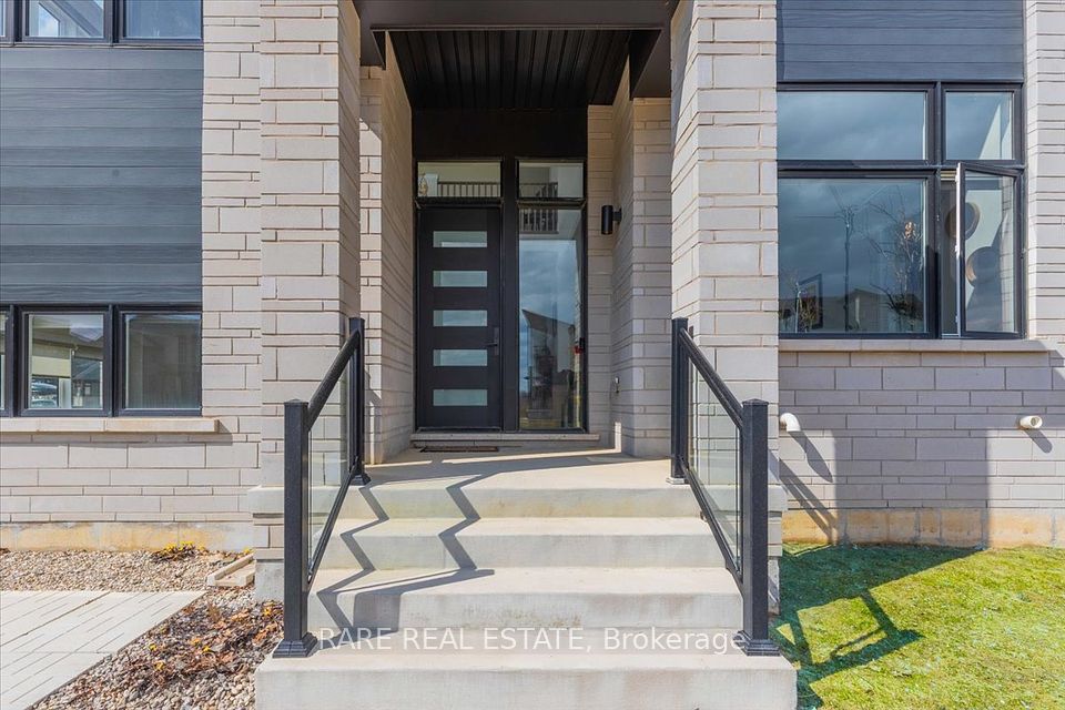 120 Stoneleigh Drive, Blue Mountains, ON L9Y 5J6